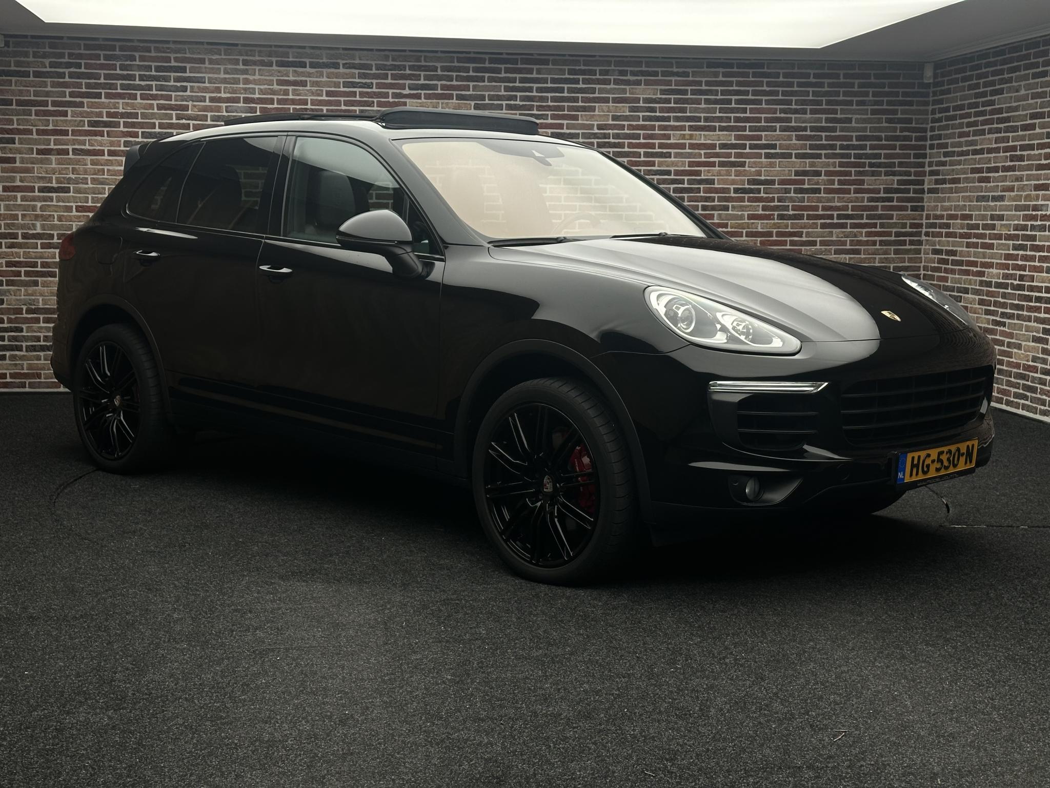 Foto van Porsche Cayenne S E-hybrid