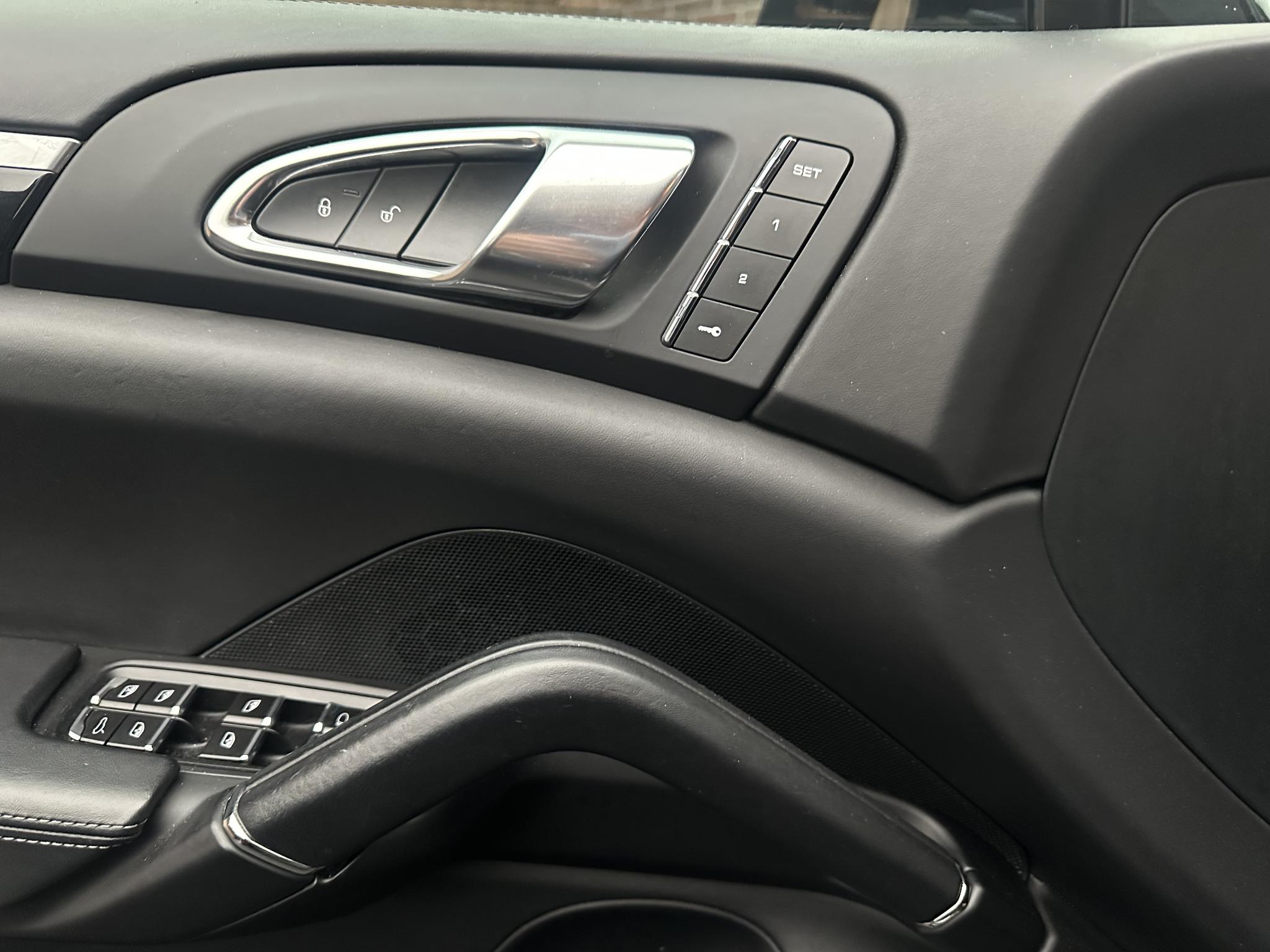 Foto van Porsche Cayenne S E-hybrid