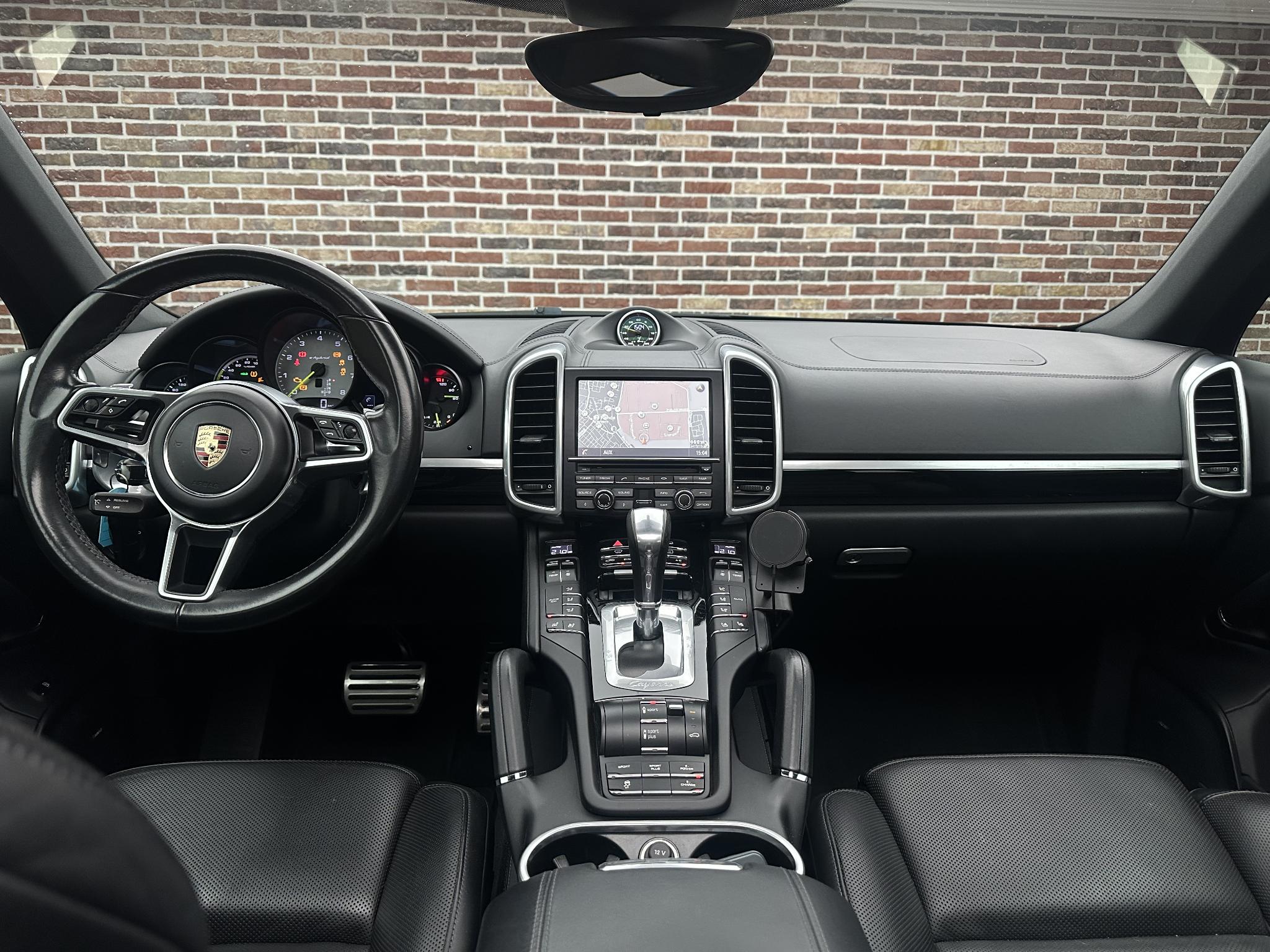 Foto van Porsche Cayenne S E-hybrid
