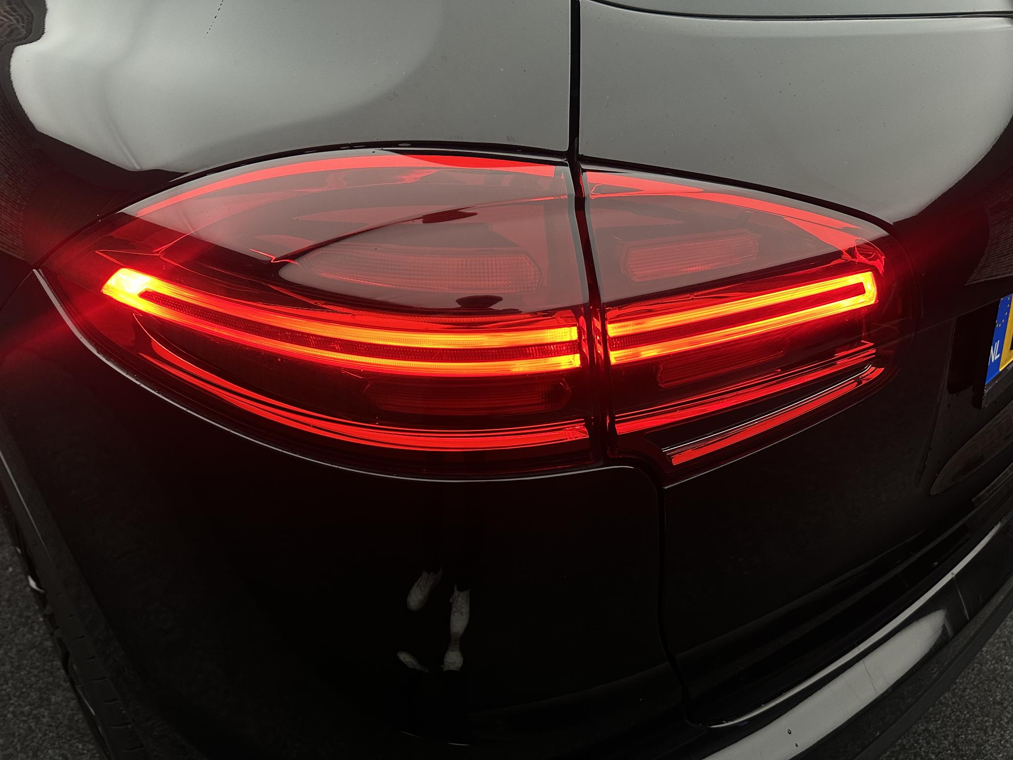 Foto van Porsche Cayenne S E-hybrid