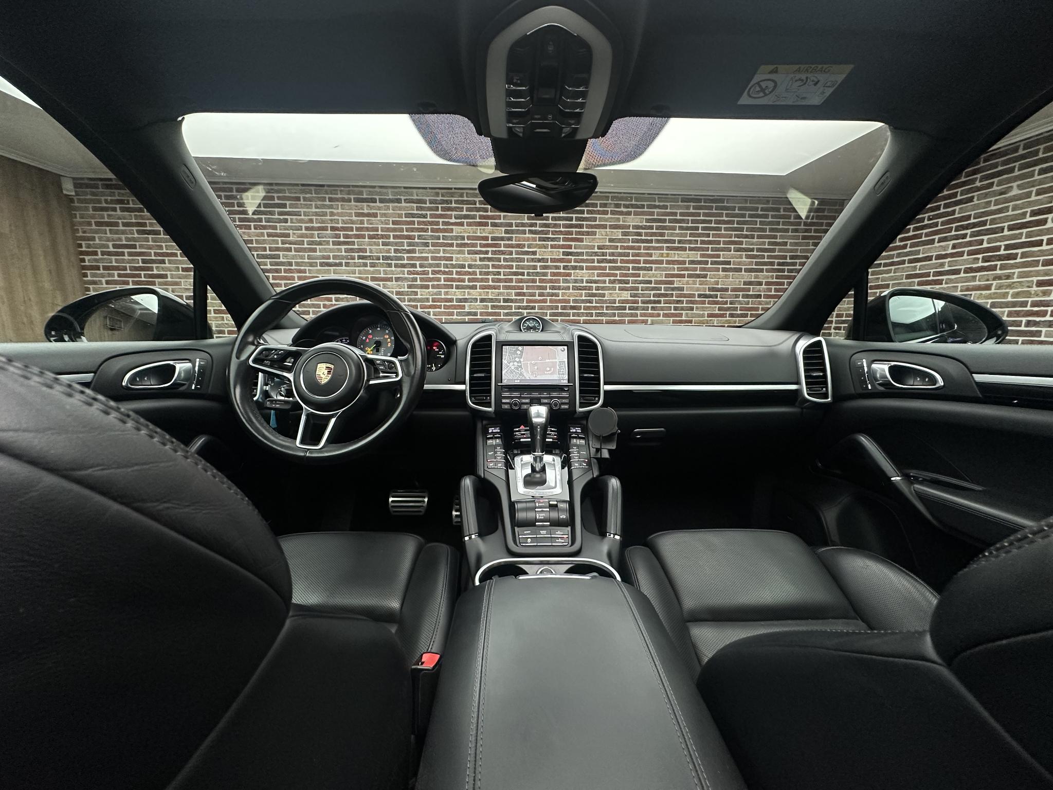 Foto van Porsche Cayenne S E-hybrid