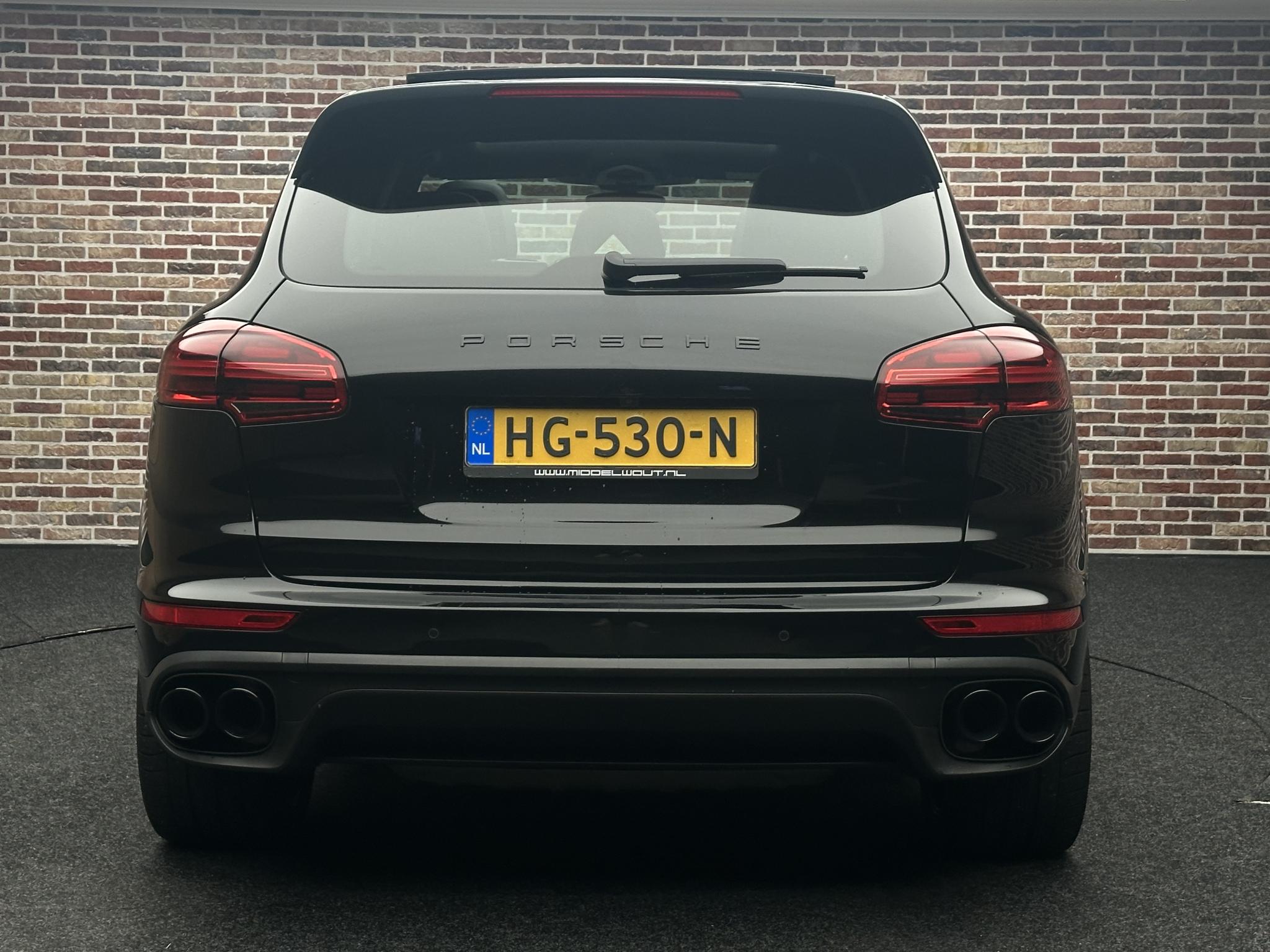 Foto van Porsche Cayenne S E-hybrid