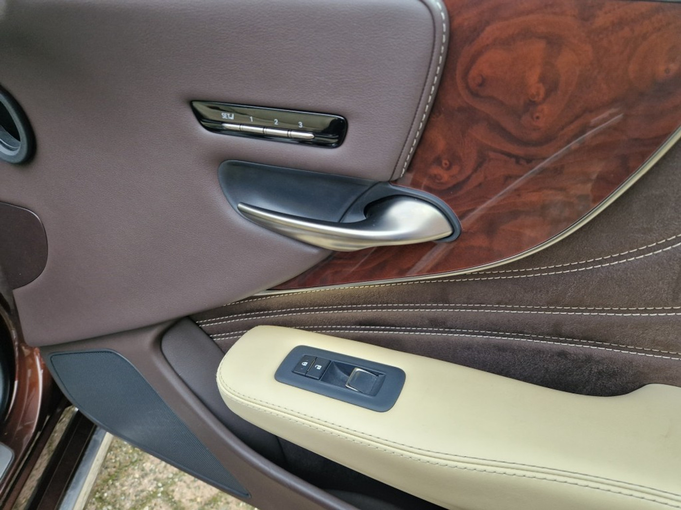 Foto van Lexus LS