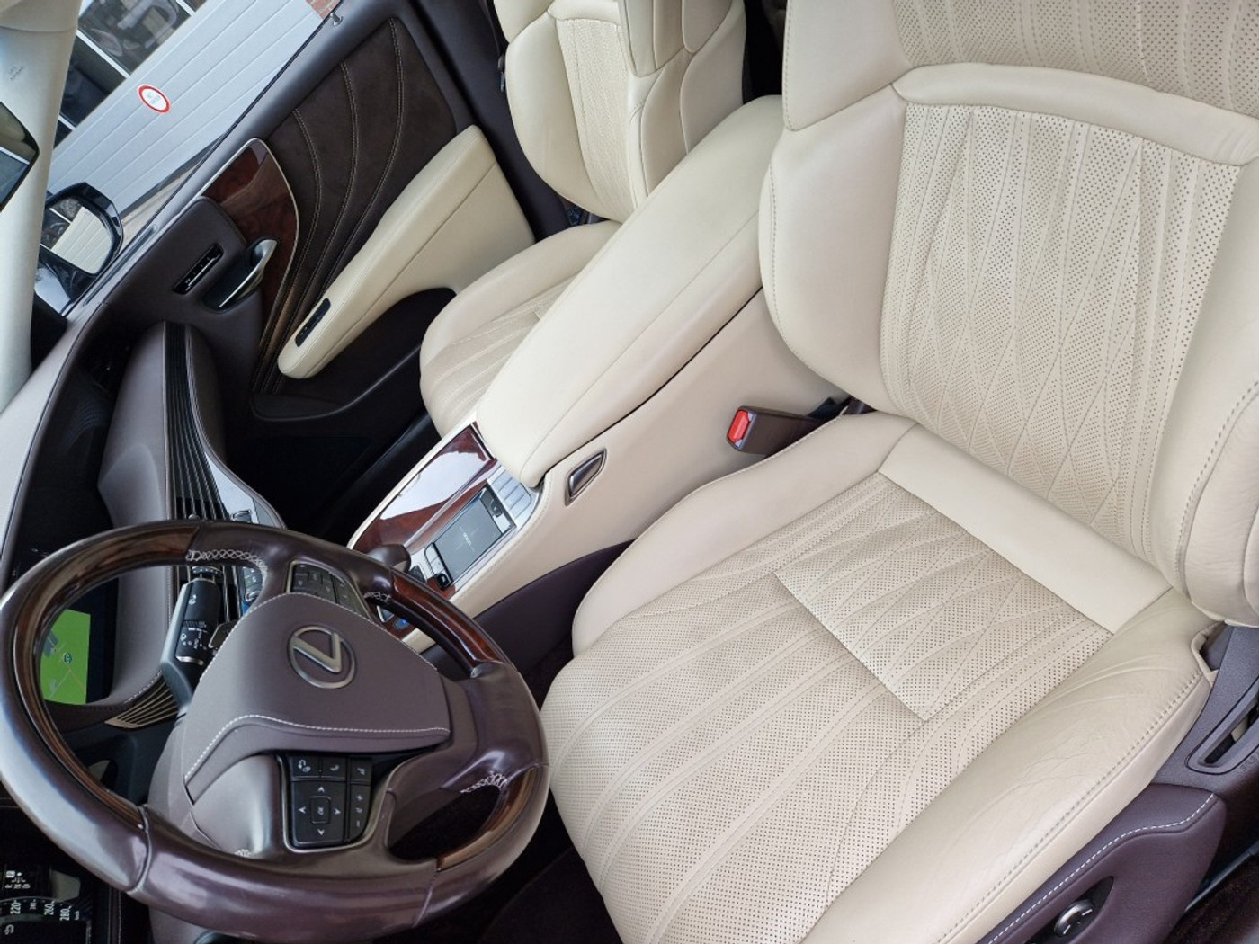 Foto van Lexus LS