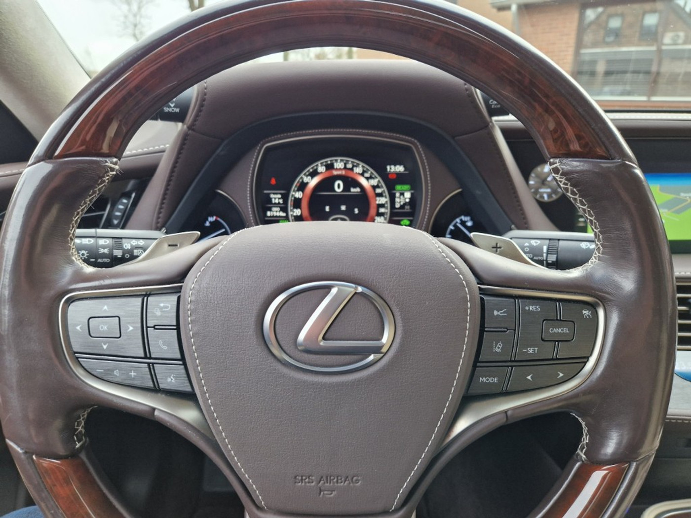 Foto van Lexus LS