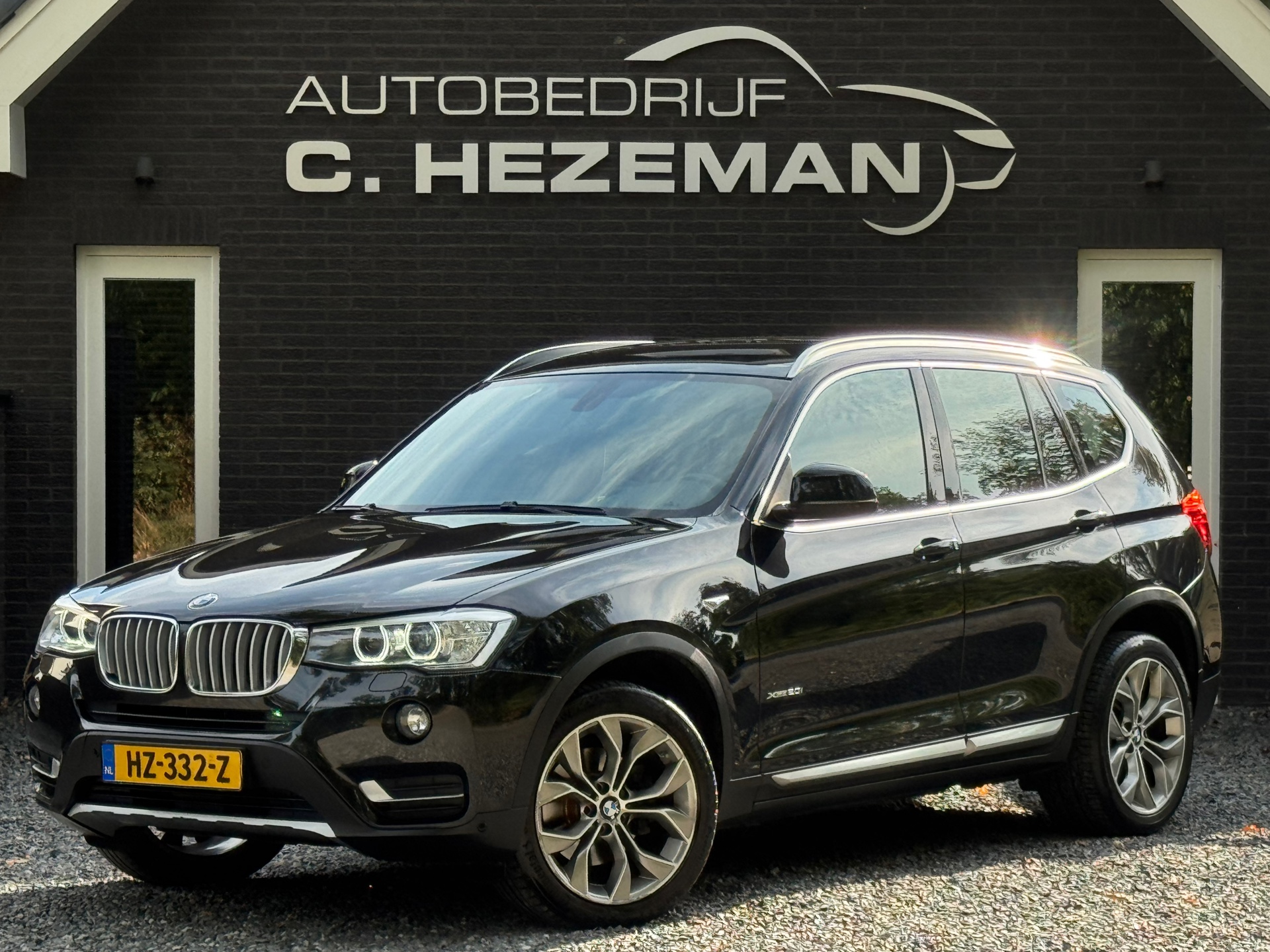 Foto van BMW X3 Xdrive20i