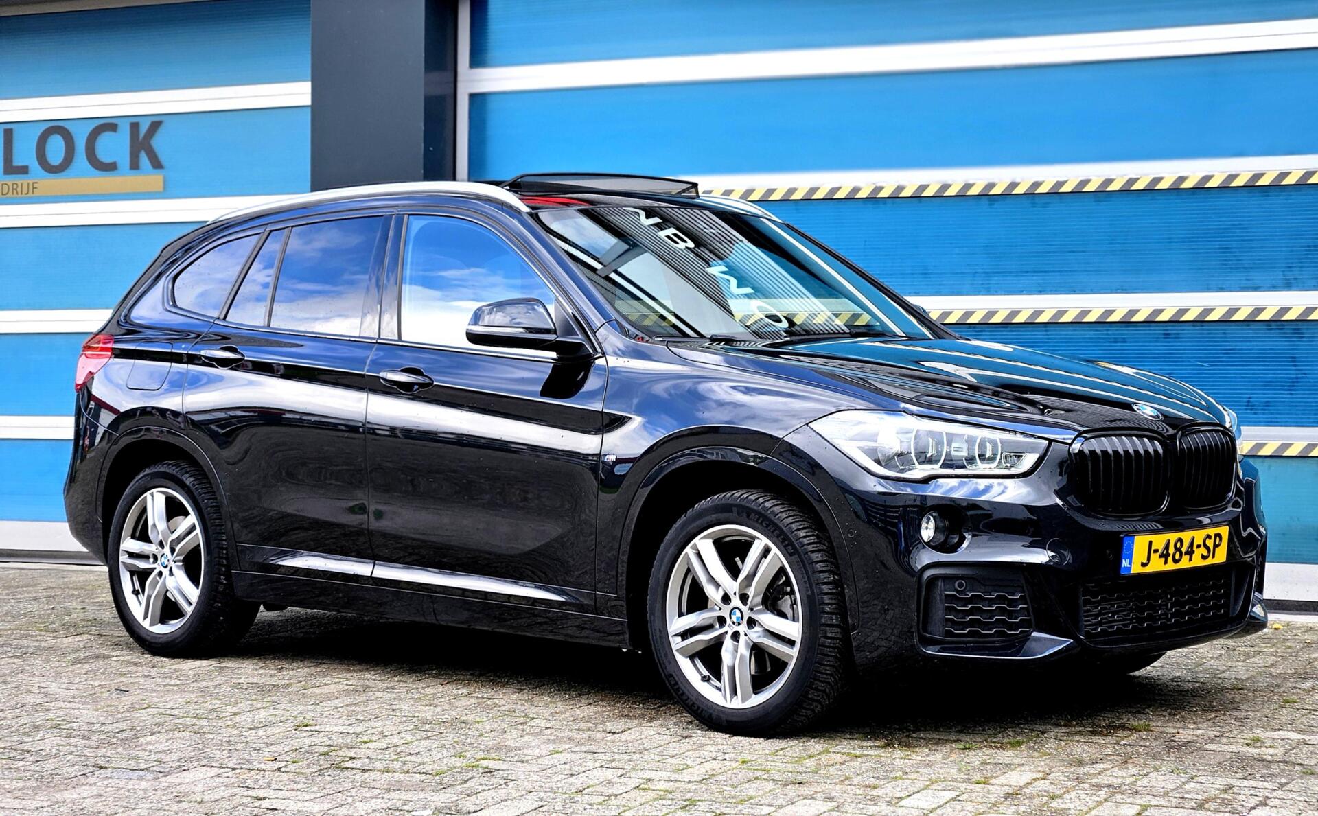 BMW X1 Sdrive20i sDrive20i High Executive Edition M pakket 2019 - voorkant