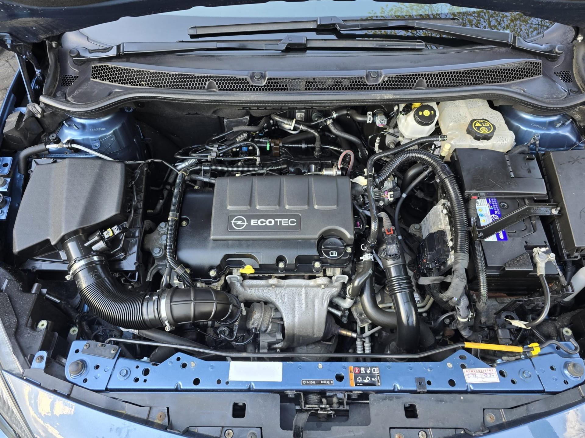 Foto van Opel Astra Notchback