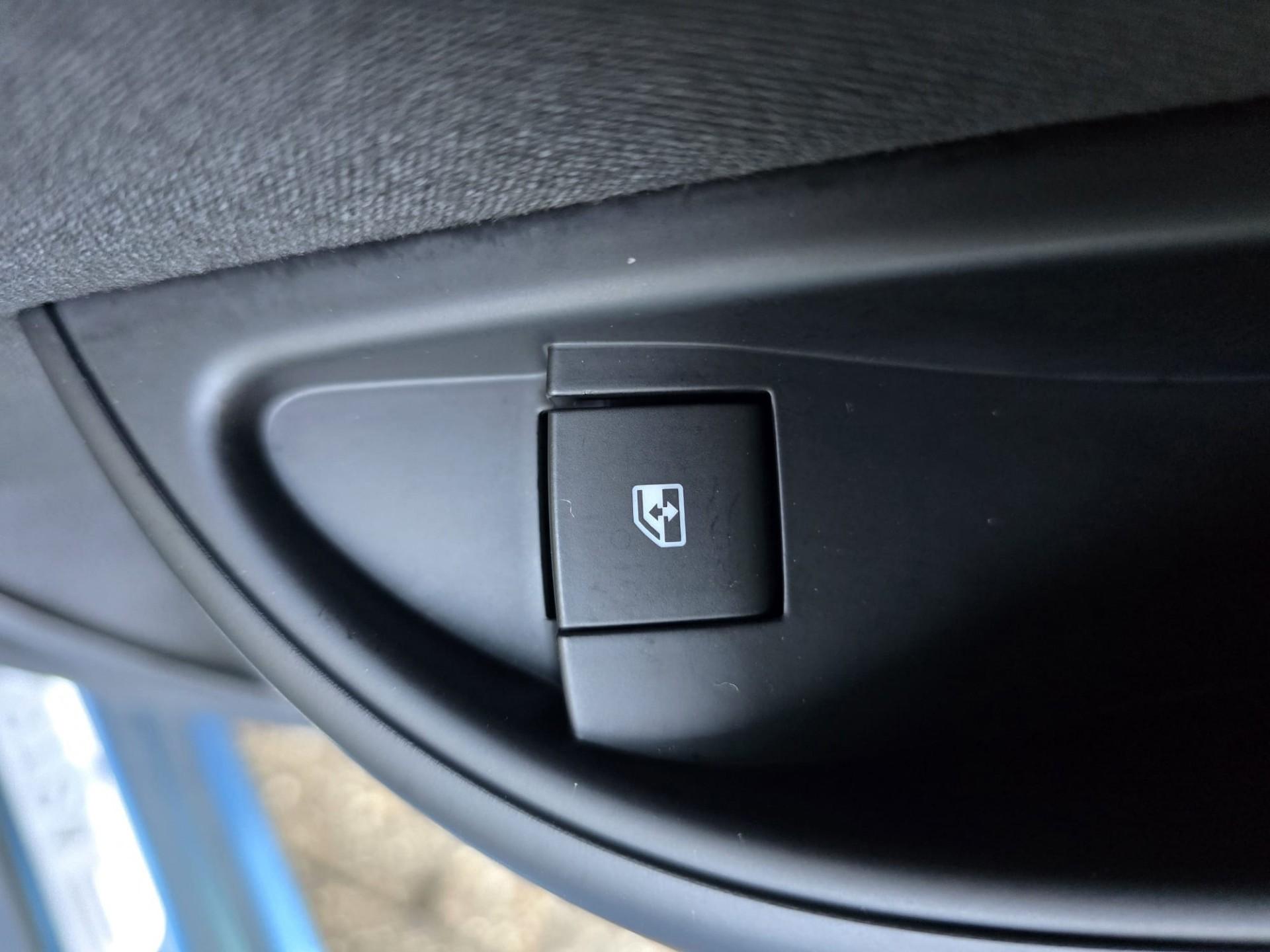 Foto van Opel Astra Notchback