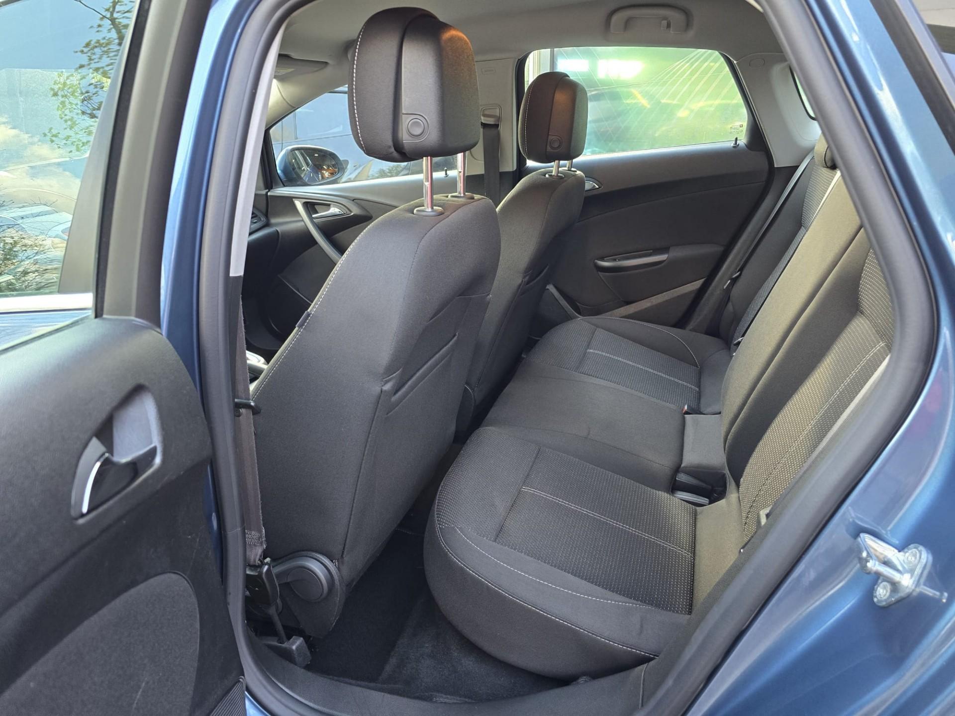 Foto van Opel Astra Notchback