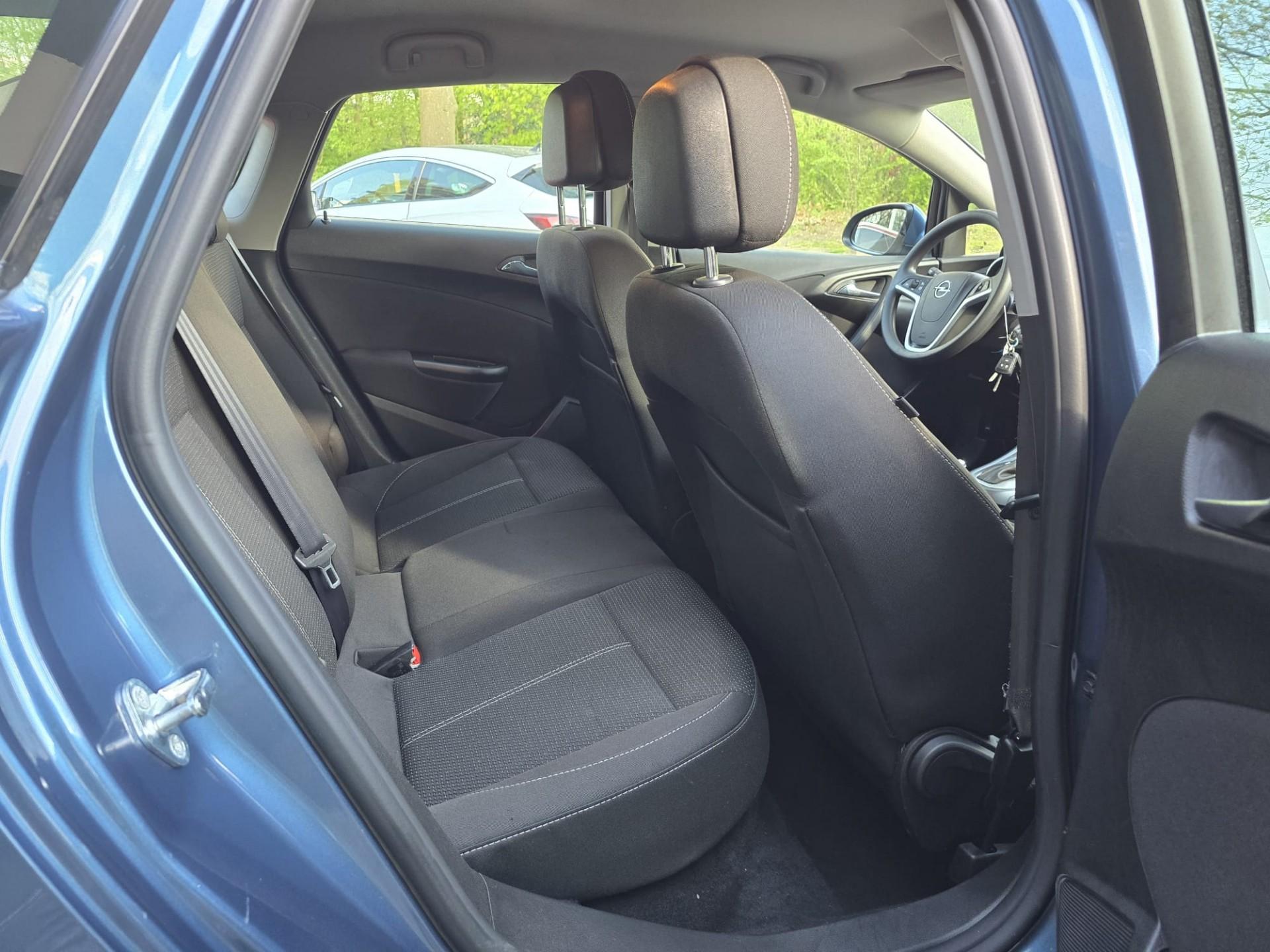 Foto van Opel Astra Notchback