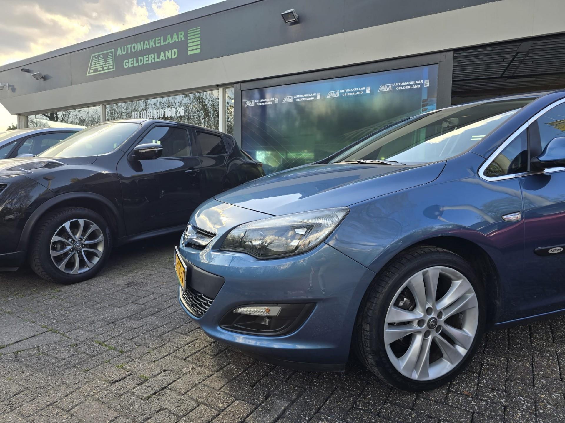 Foto van Opel Astra Notchback