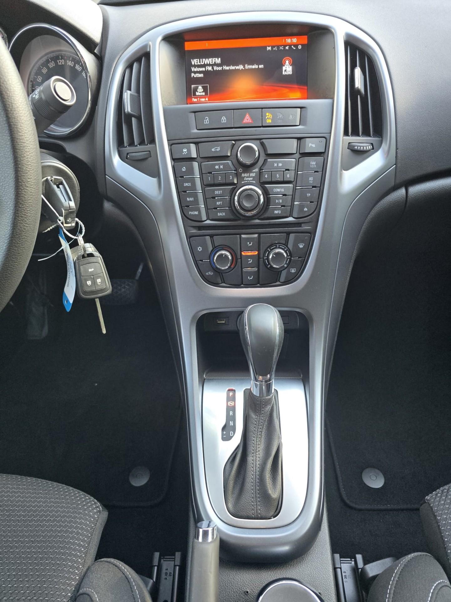 Foto van Opel Astra Notchback
