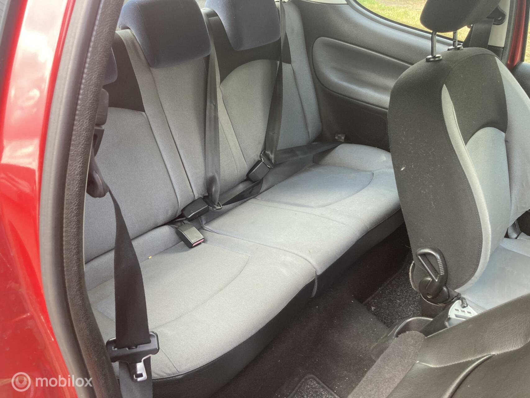 Foto van Peugeot 206 SW