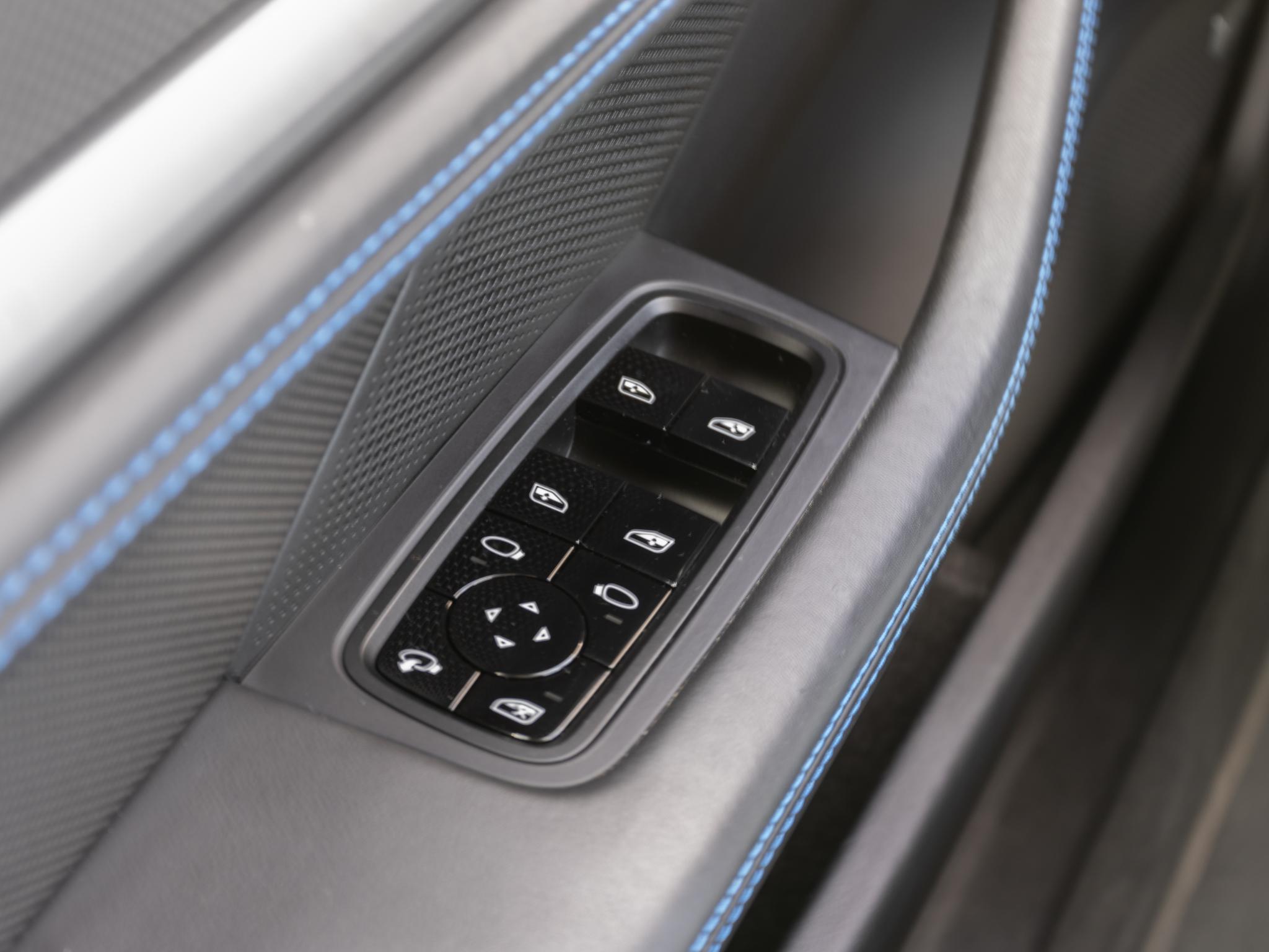 Foto van Porsche Taycan Turbo S