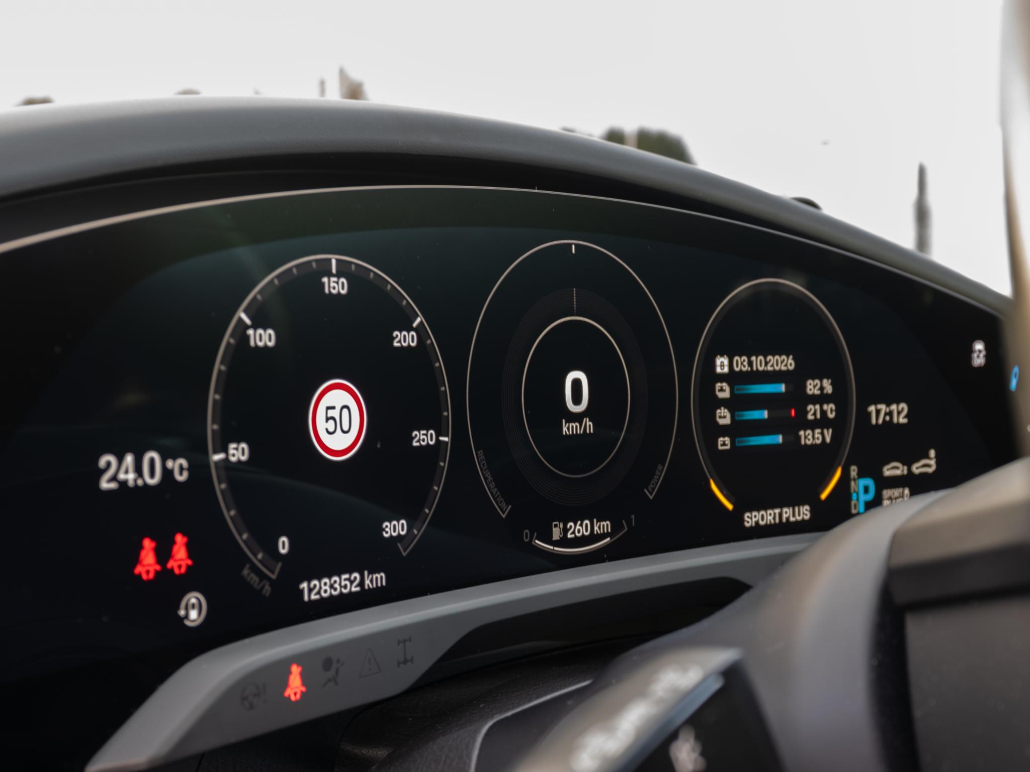 Foto van Porsche Taycan Turbo S