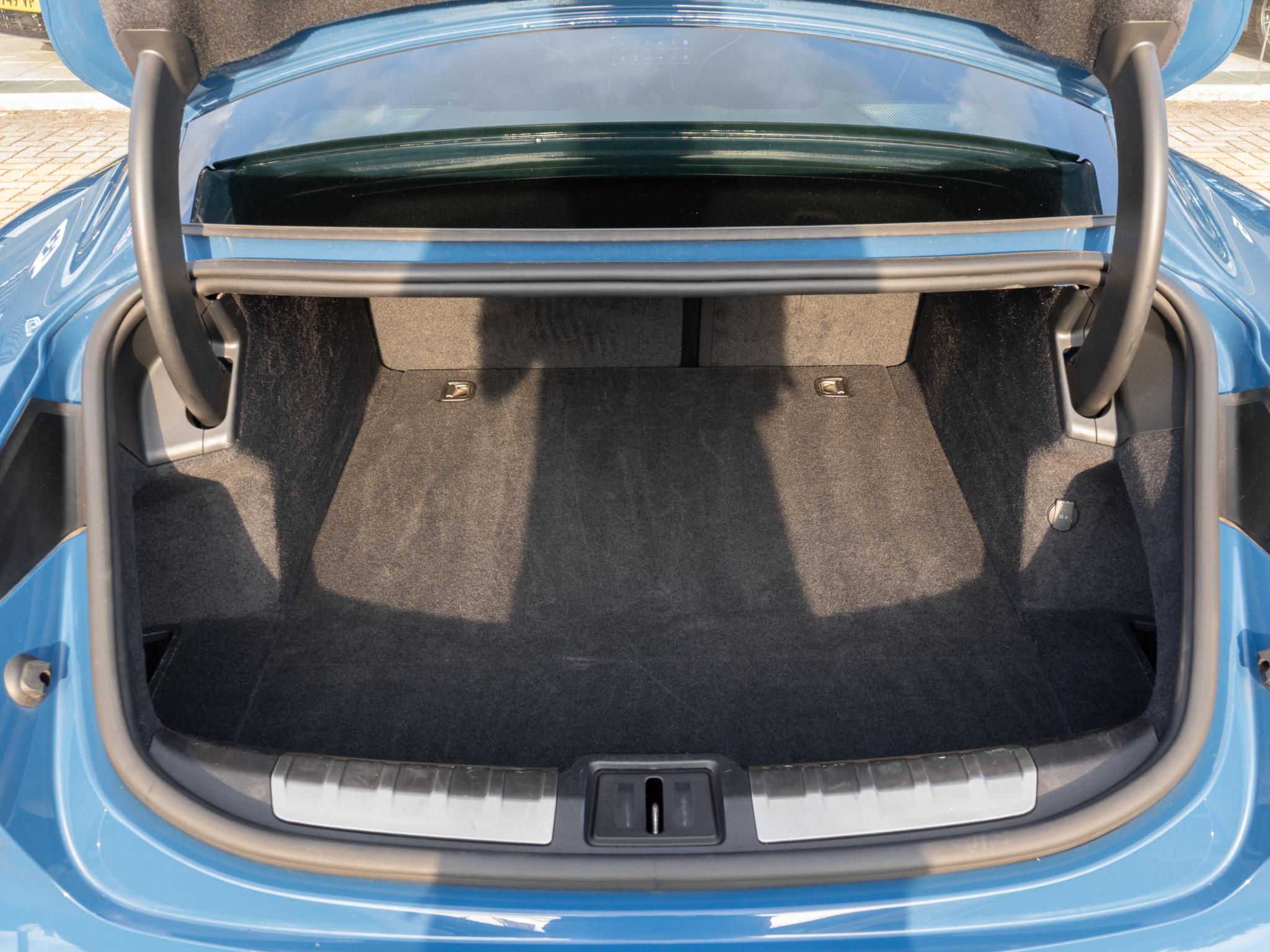 Foto van Porsche Taycan Turbo S