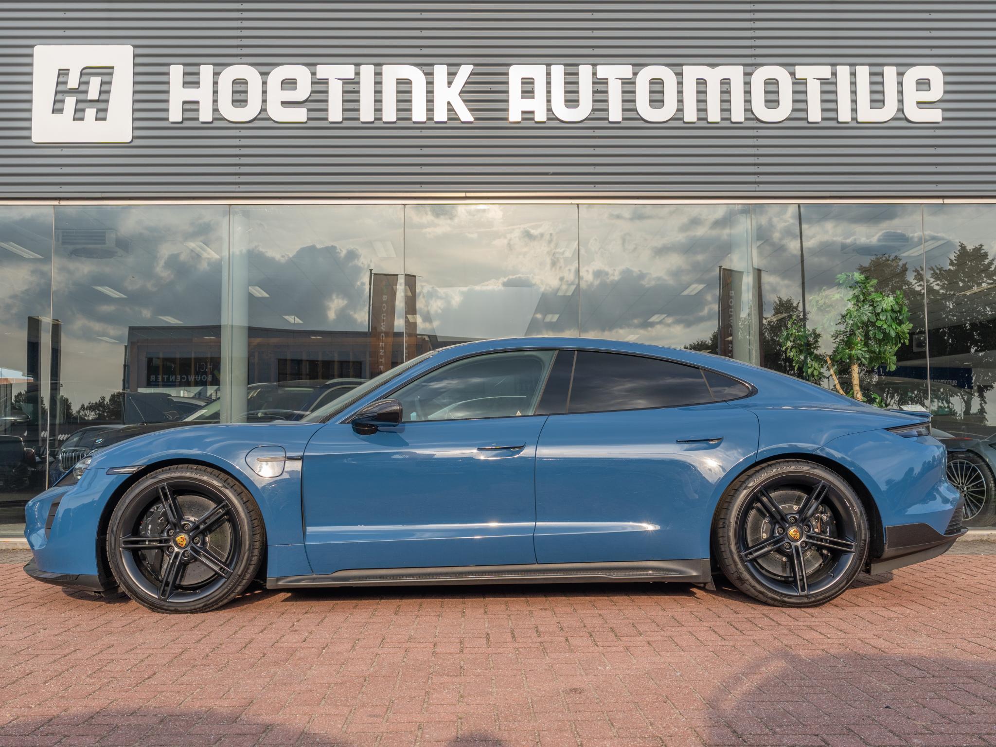 Foto van Porsche Taycan Turbo S