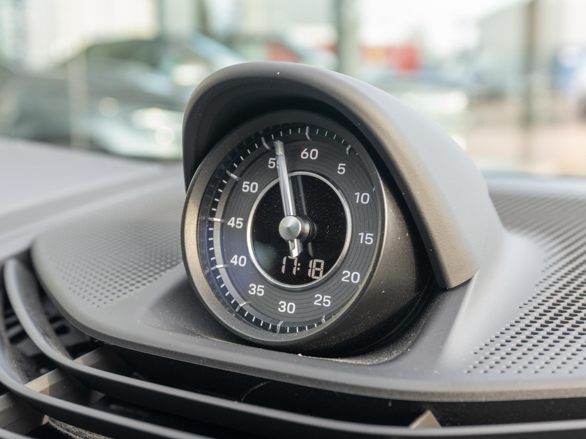 Foto van Porsche Taycan Turbo S