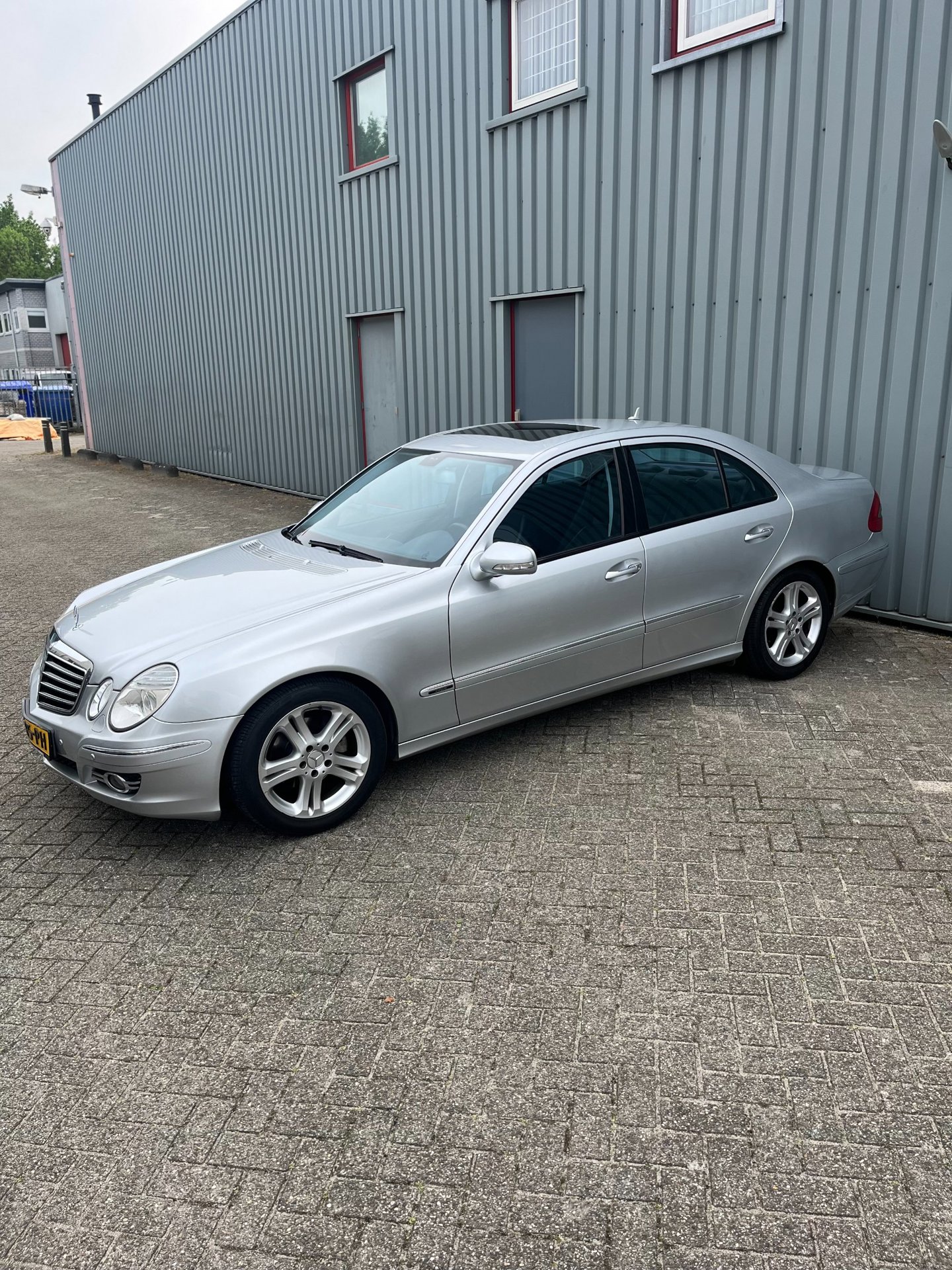 Foto van Mercedes-Benz E 200 Kompressor