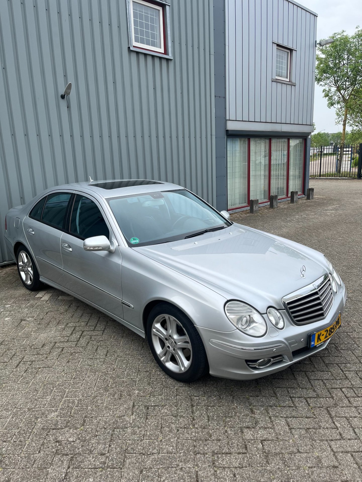 Foto van Mercedes-Benz E 200 Kompressor