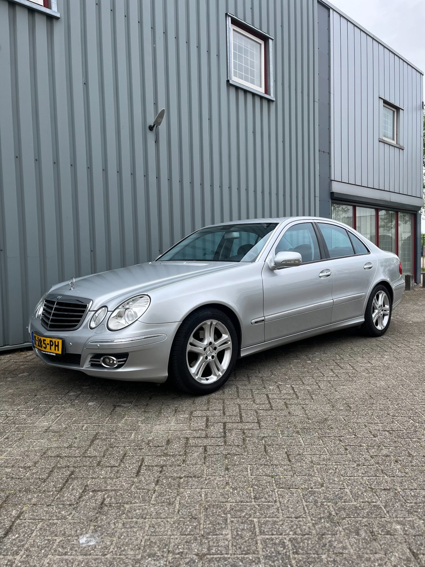 Foto van Mercedes-Benz E 200 Kompressor