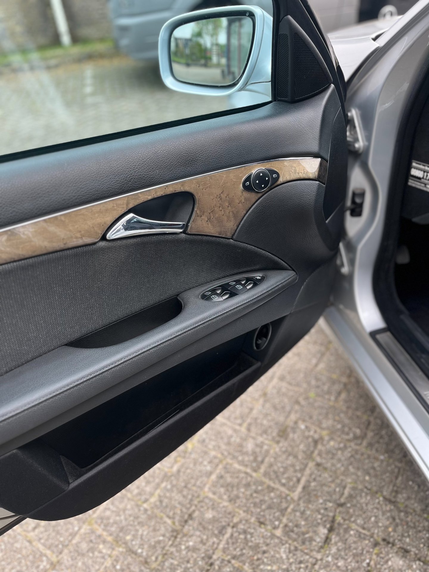 Foto van Mercedes-Benz E 200 Kompressor