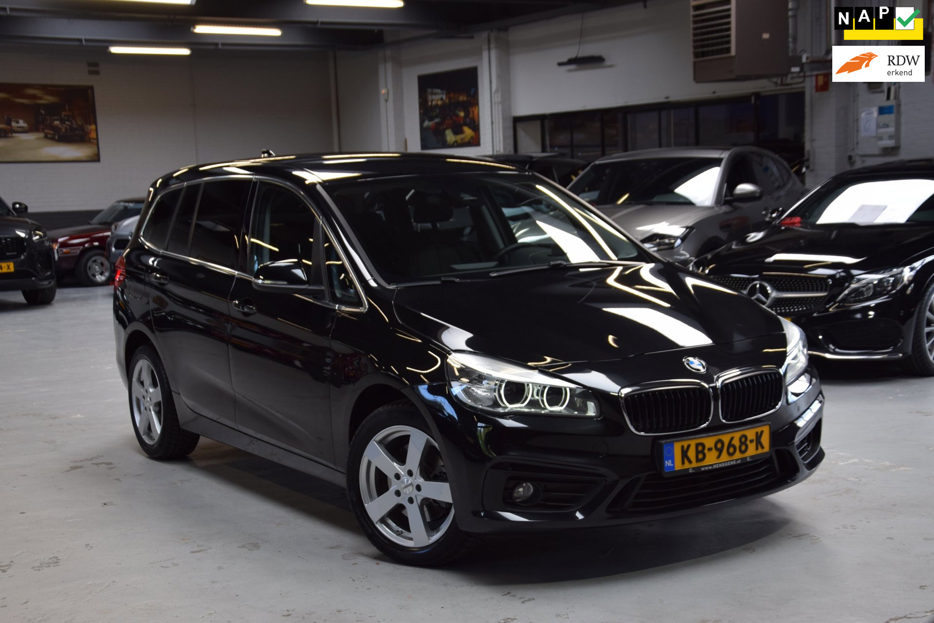 BMW 218i Gran Tourer 218i Centennial High Executive Automaat|7 Persoons|Navi|Head-up|Org.NL 2016 - voorkant