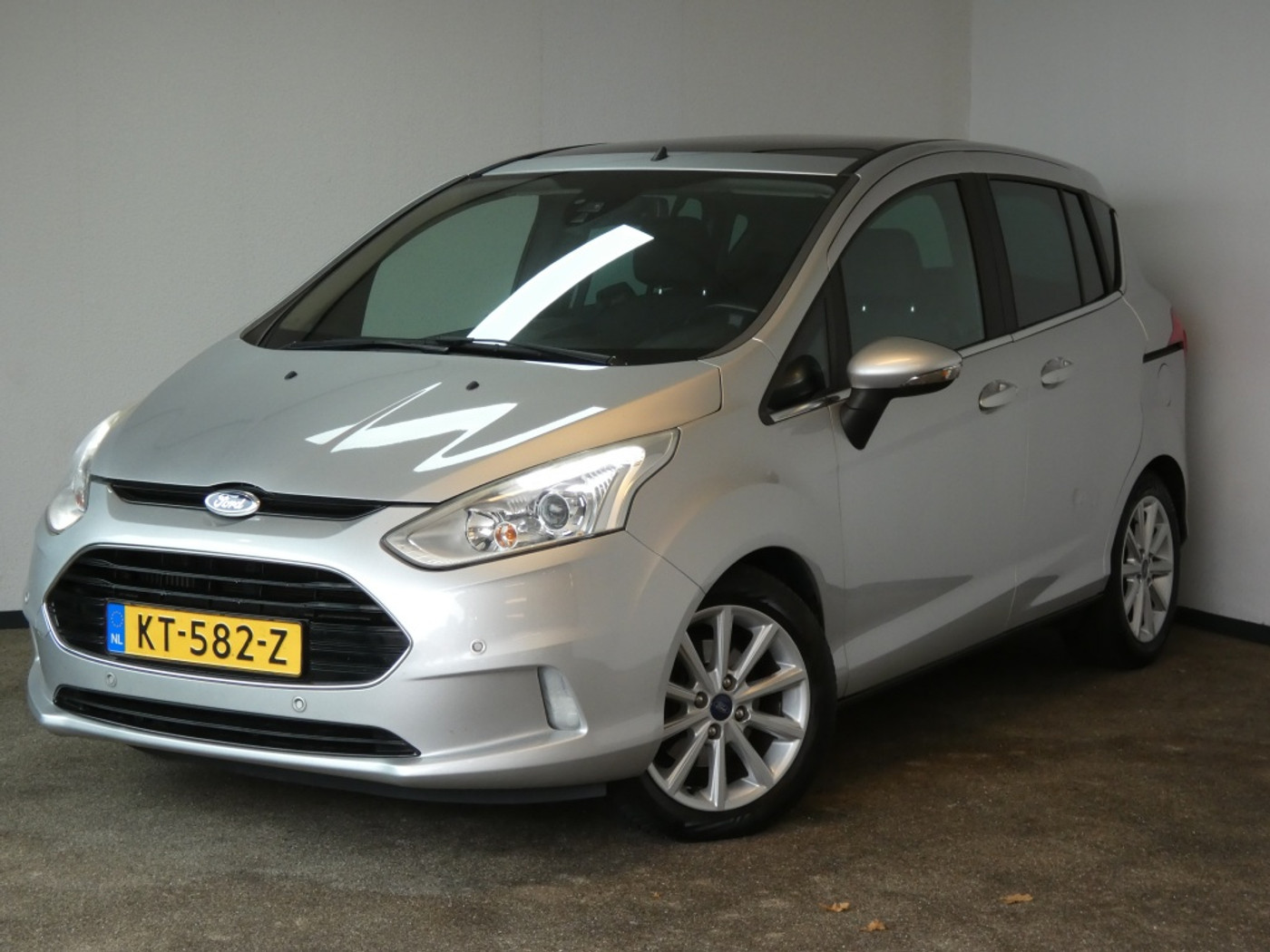 Ford B-max 1.0 EcoB. Titanium 2016 - voorkant