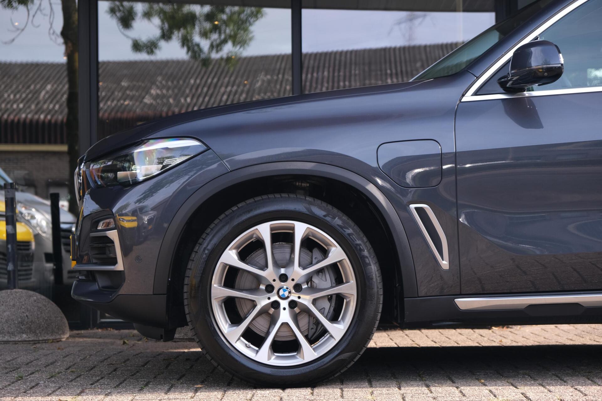 Foto van BMW X5 Xdrive45e