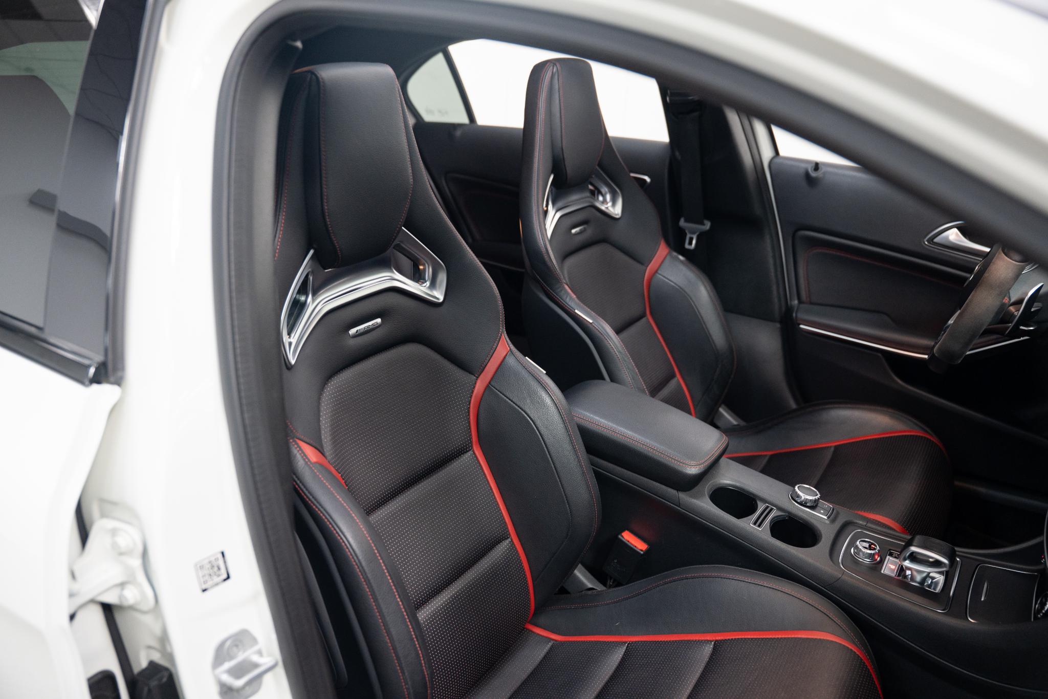 Foto van Mercedes-Benz AMG A 45