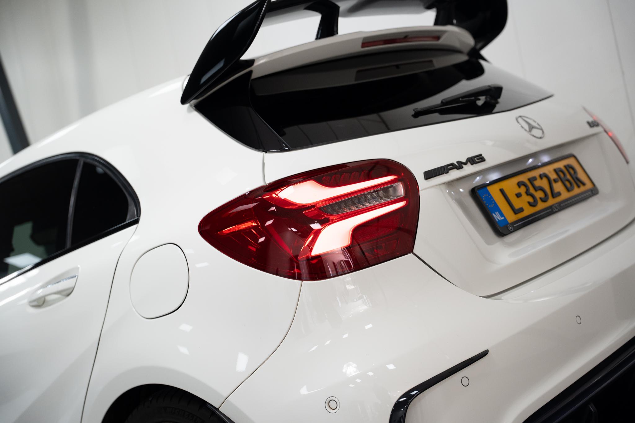 Foto van Mercedes-Benz AMG A 45