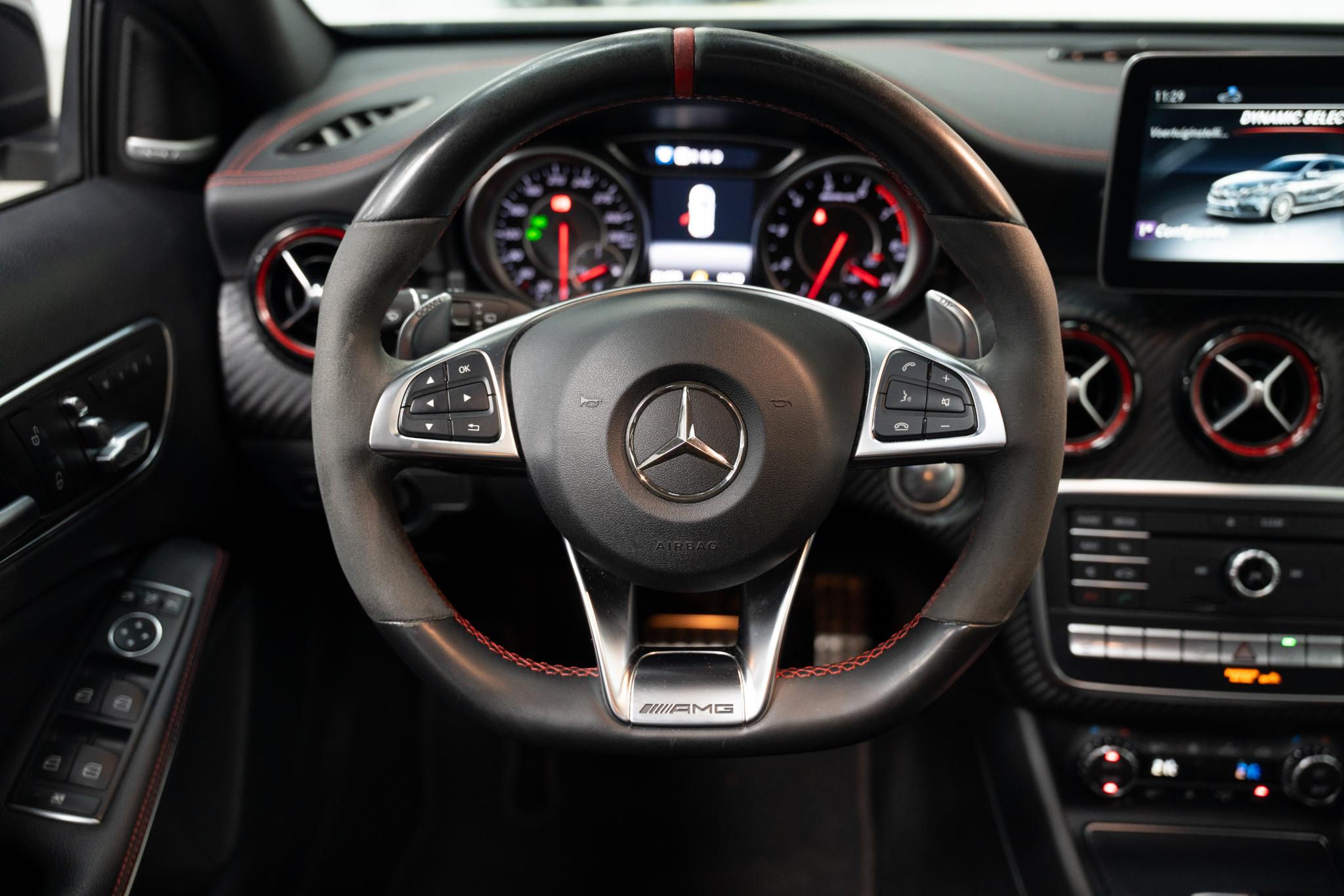 Foto van Mercedes-Benz AMG A 45