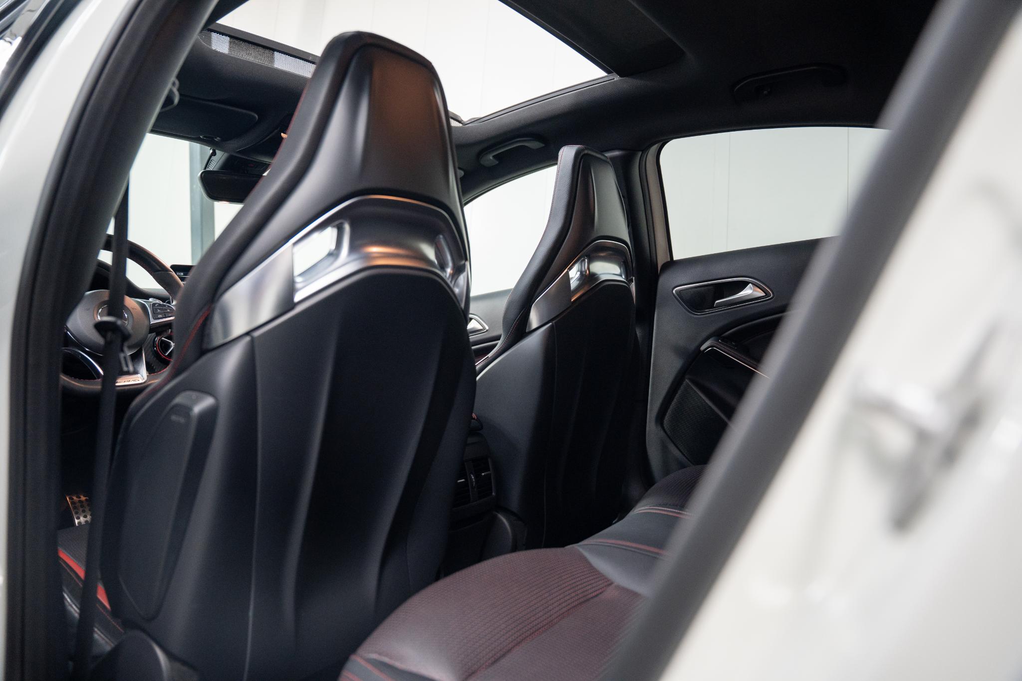 Foto van Mercedes-Benz AMG A 45