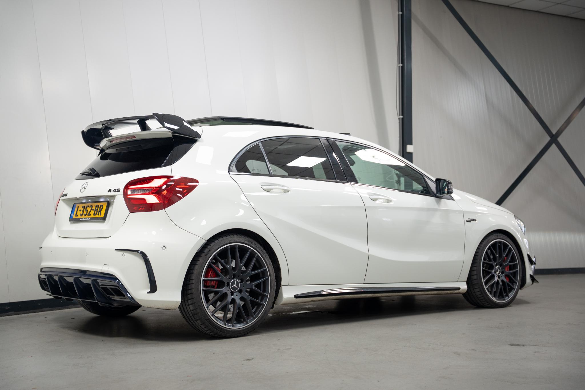 Foto van Mercedes-Benz AMG A 45
