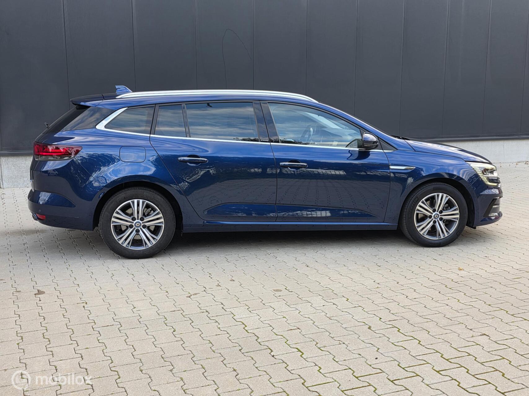 Foto van Renault Megane E-tech Plug-in Hybrid