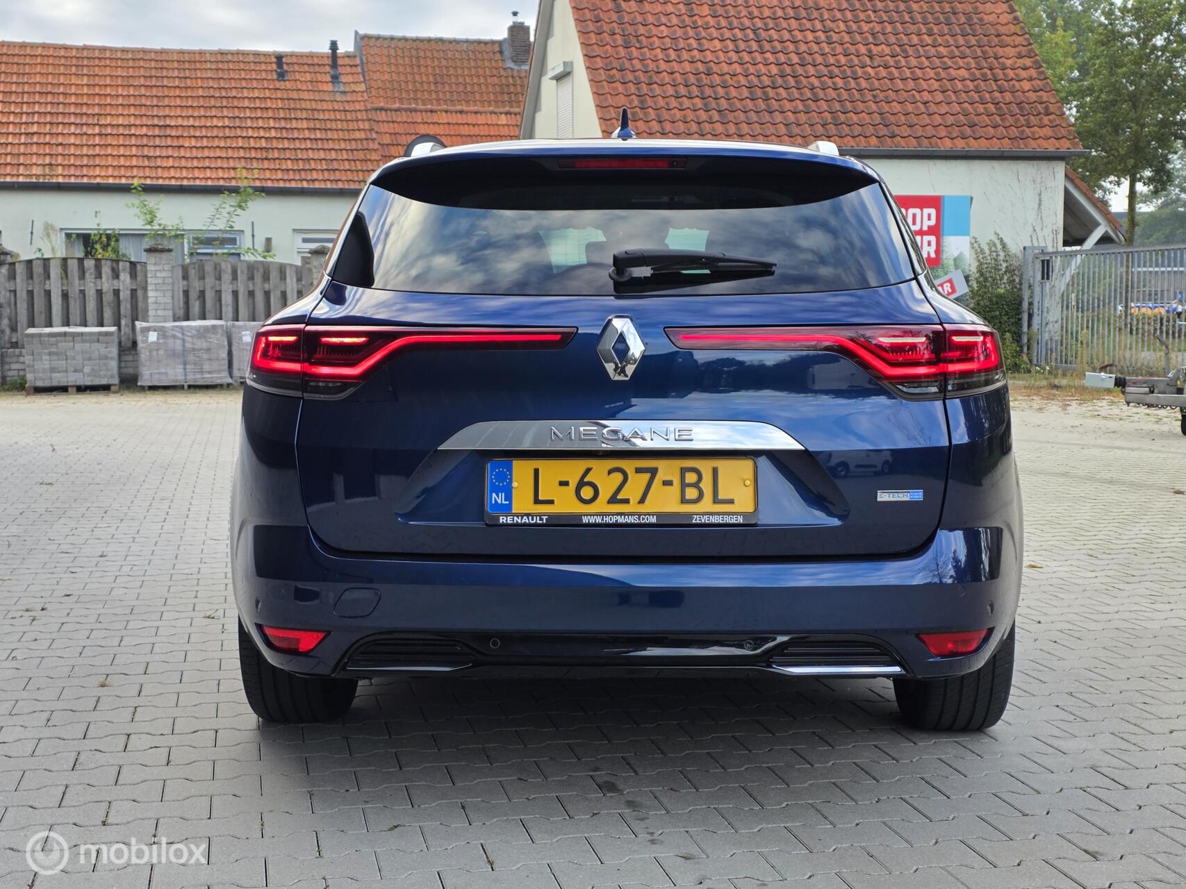 Foto van Renault Megane E-tech Plug-in Hybrid