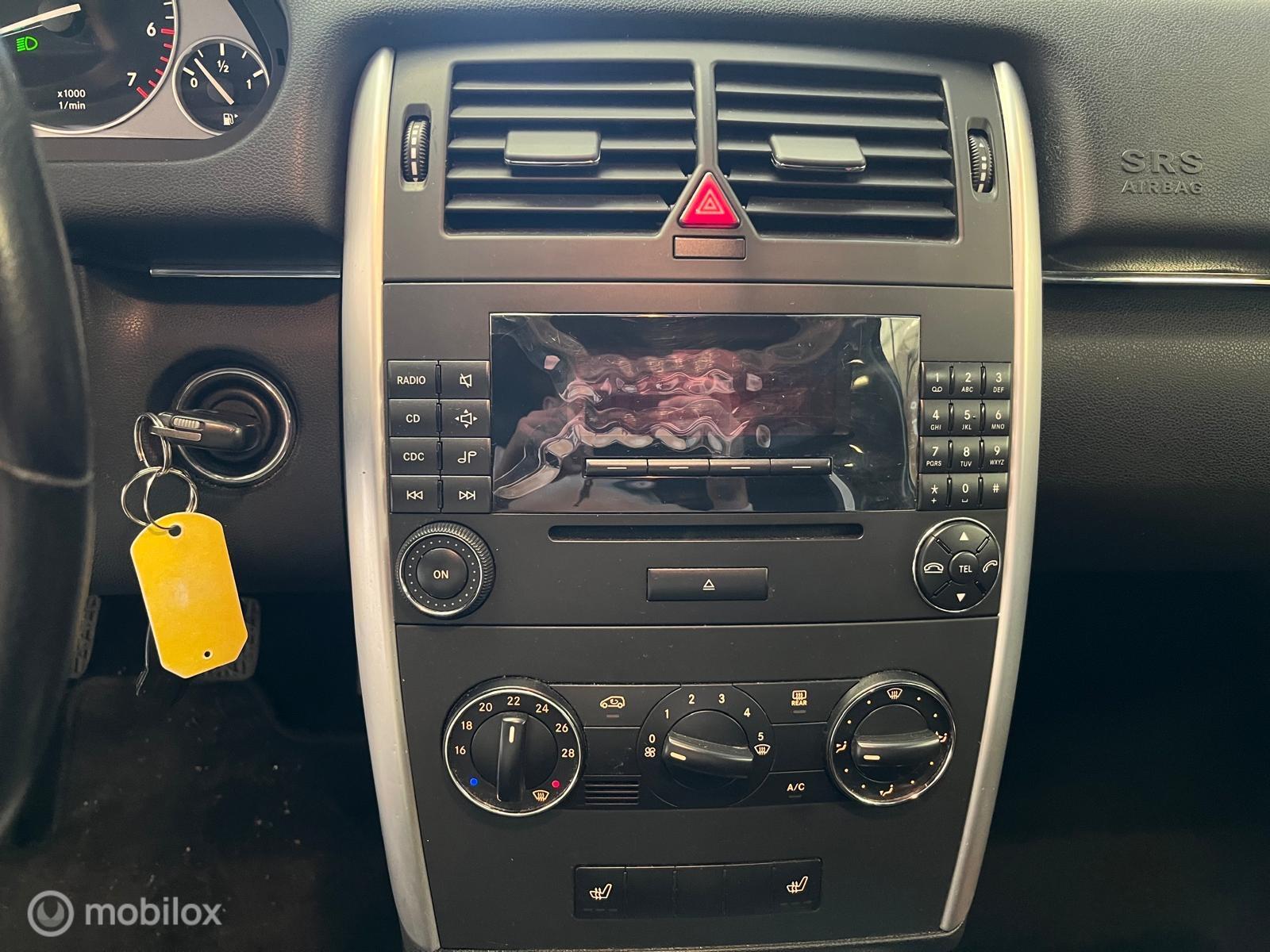 Foto van Mercedes-Benz B 200