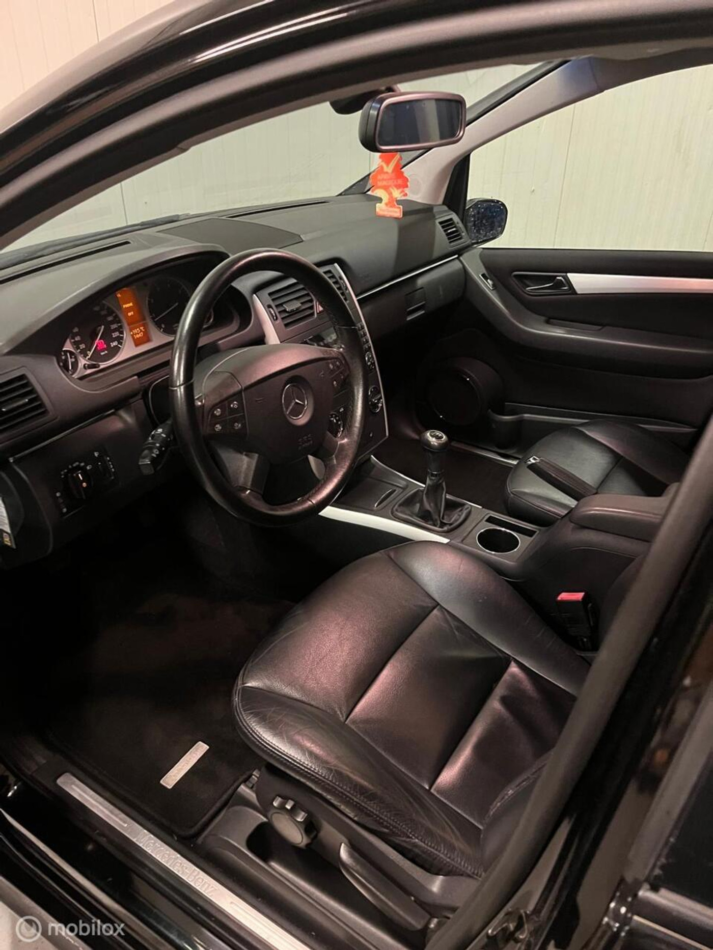 Foto van Mercedes-Benz B 200