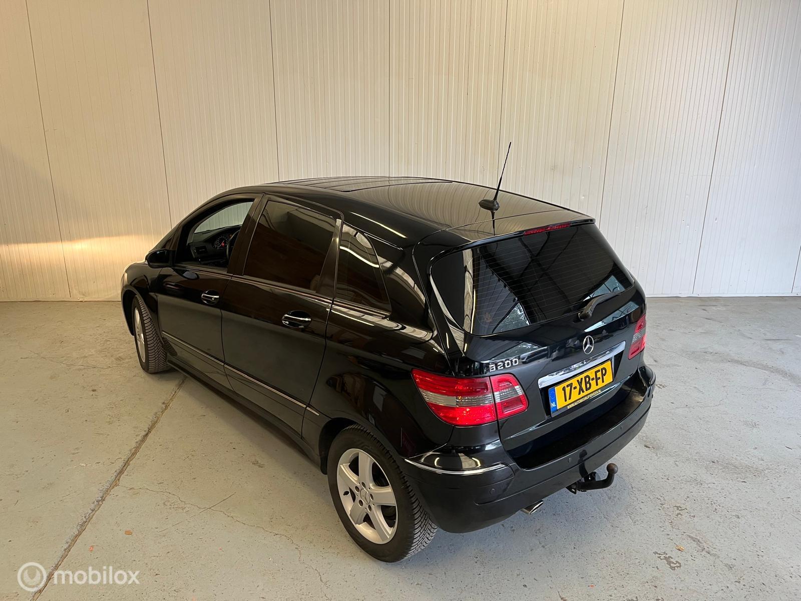 Foto van Mercedes-Benz B 200