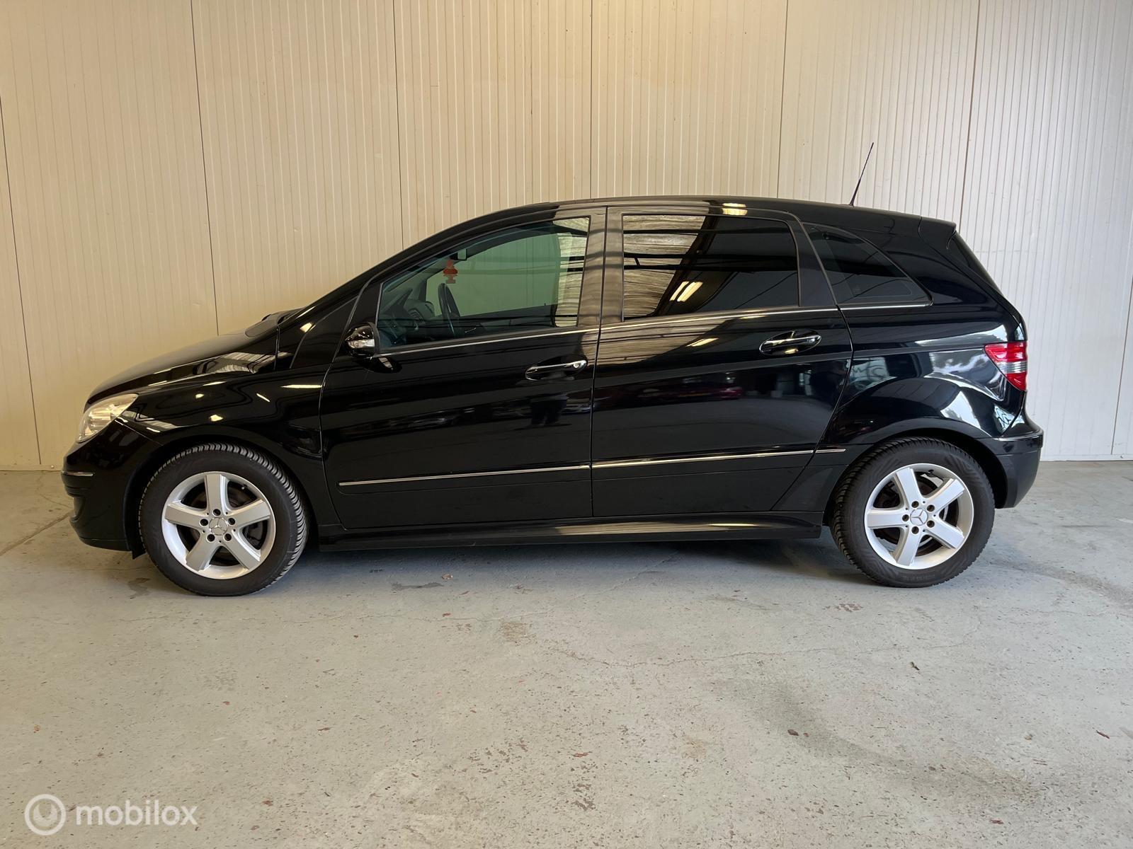Foto van Mercedes-Benz B 200