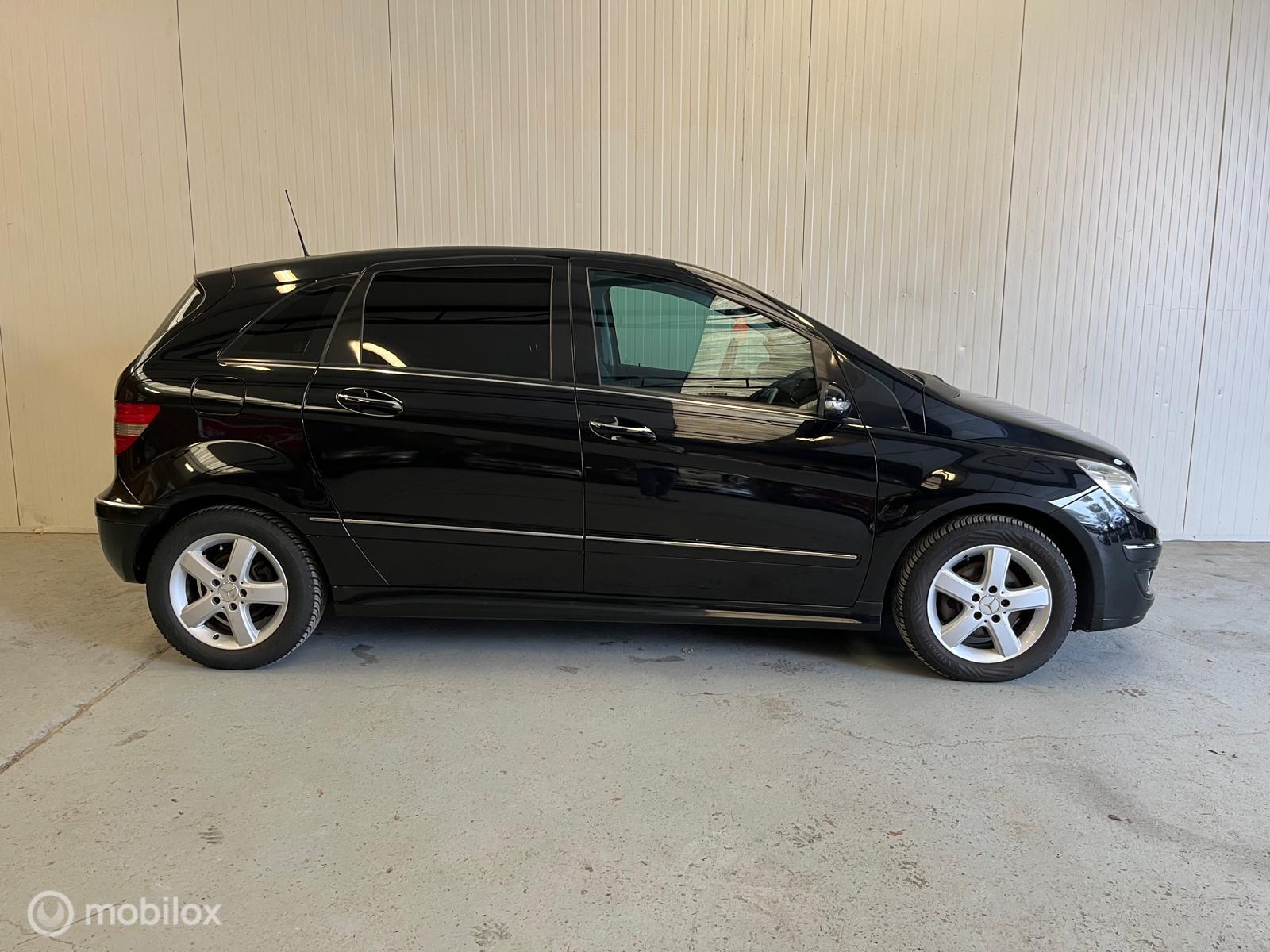 Foto van Mercedes-Benz B 200
