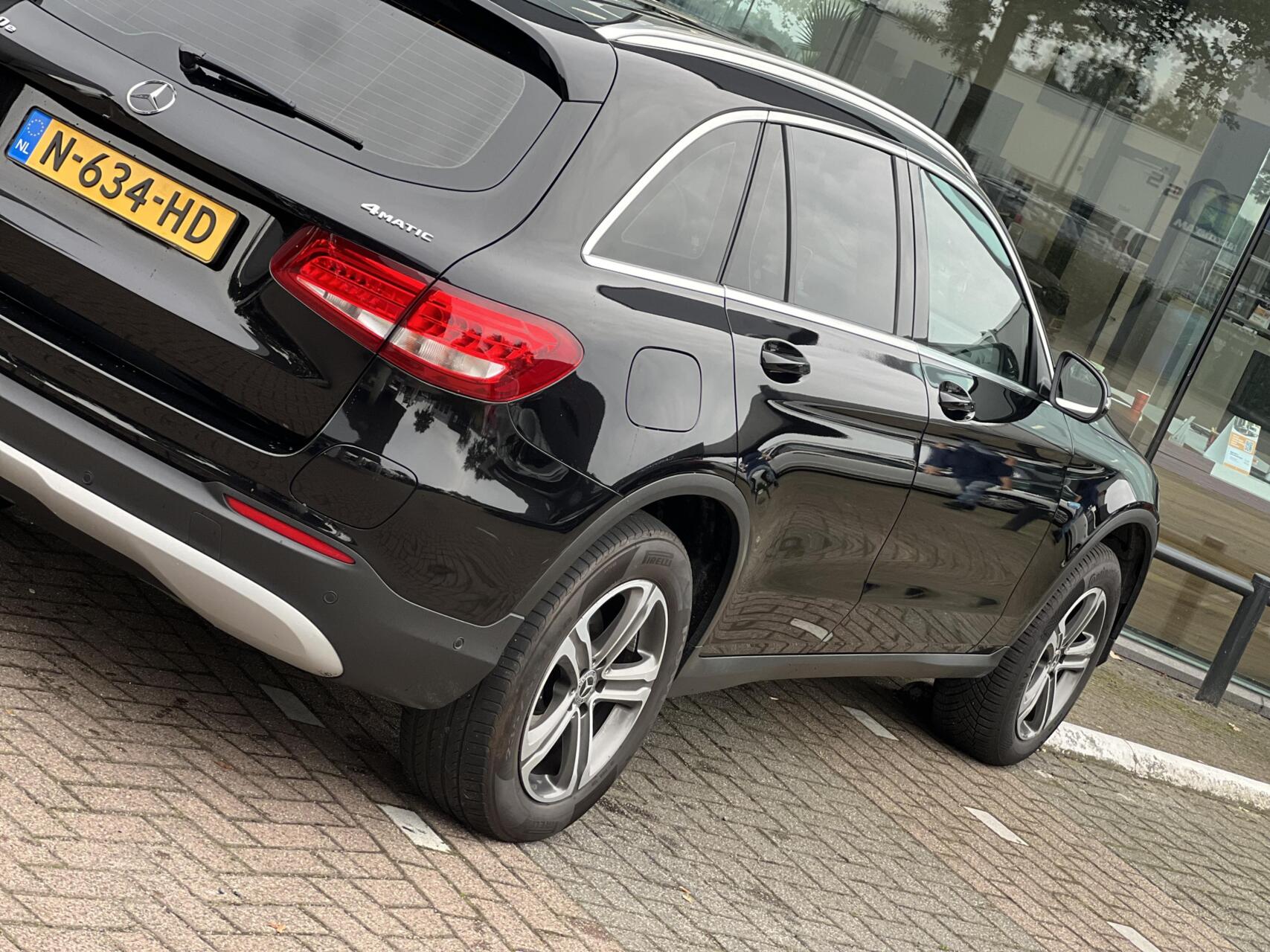 Foto van Mercedes-Benz GLC 350 E 4Matic