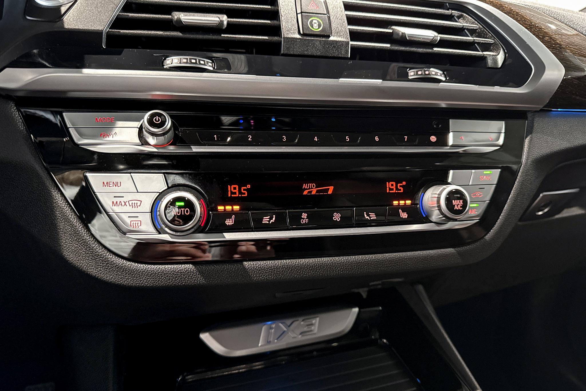 Foto van BMW Ix3