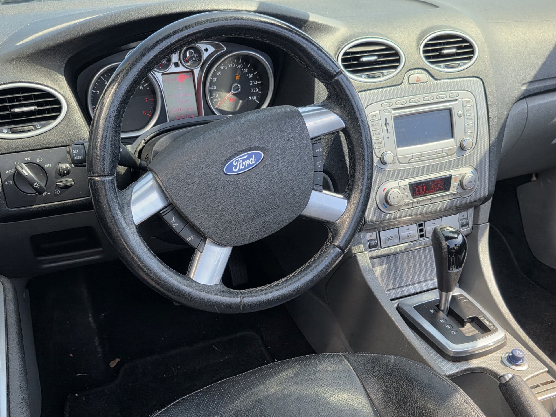Foto van Ford Focus Coupé-cabriolet