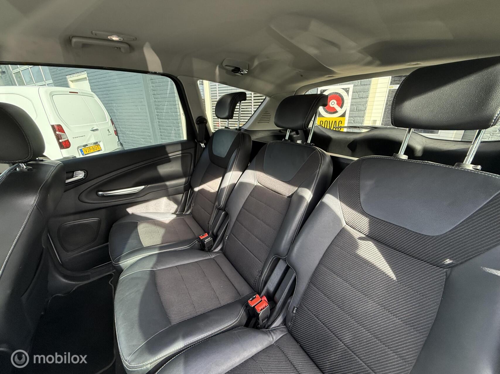 Foto van Ford S-max