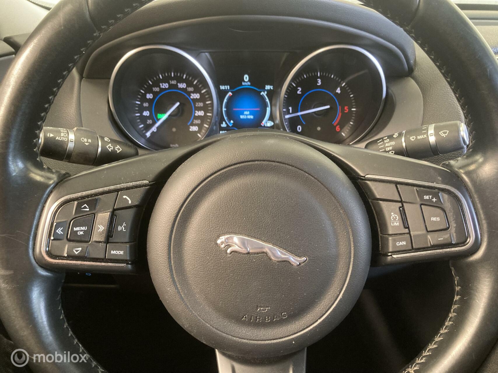 Foto van Jaguar Xe