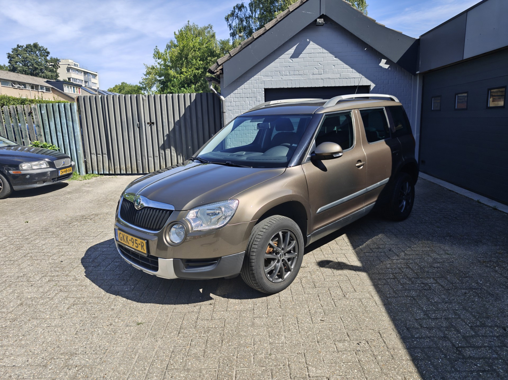 Skoda Yeti 1.2 TSI Ambition,Cruise control,Parkeersensoren,Climate control,Isofix,Trekhaak,Licht metalen velgen 2011 - voorkant