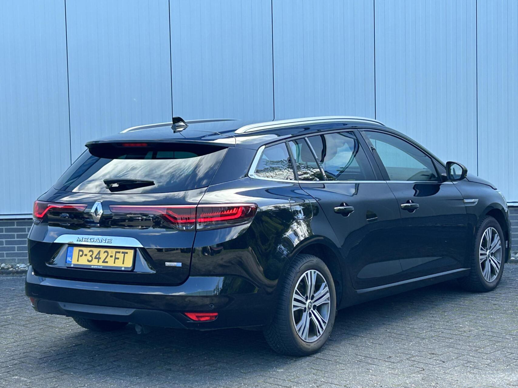 Foto van Renault Megane E-tech Plug-in Hybrid