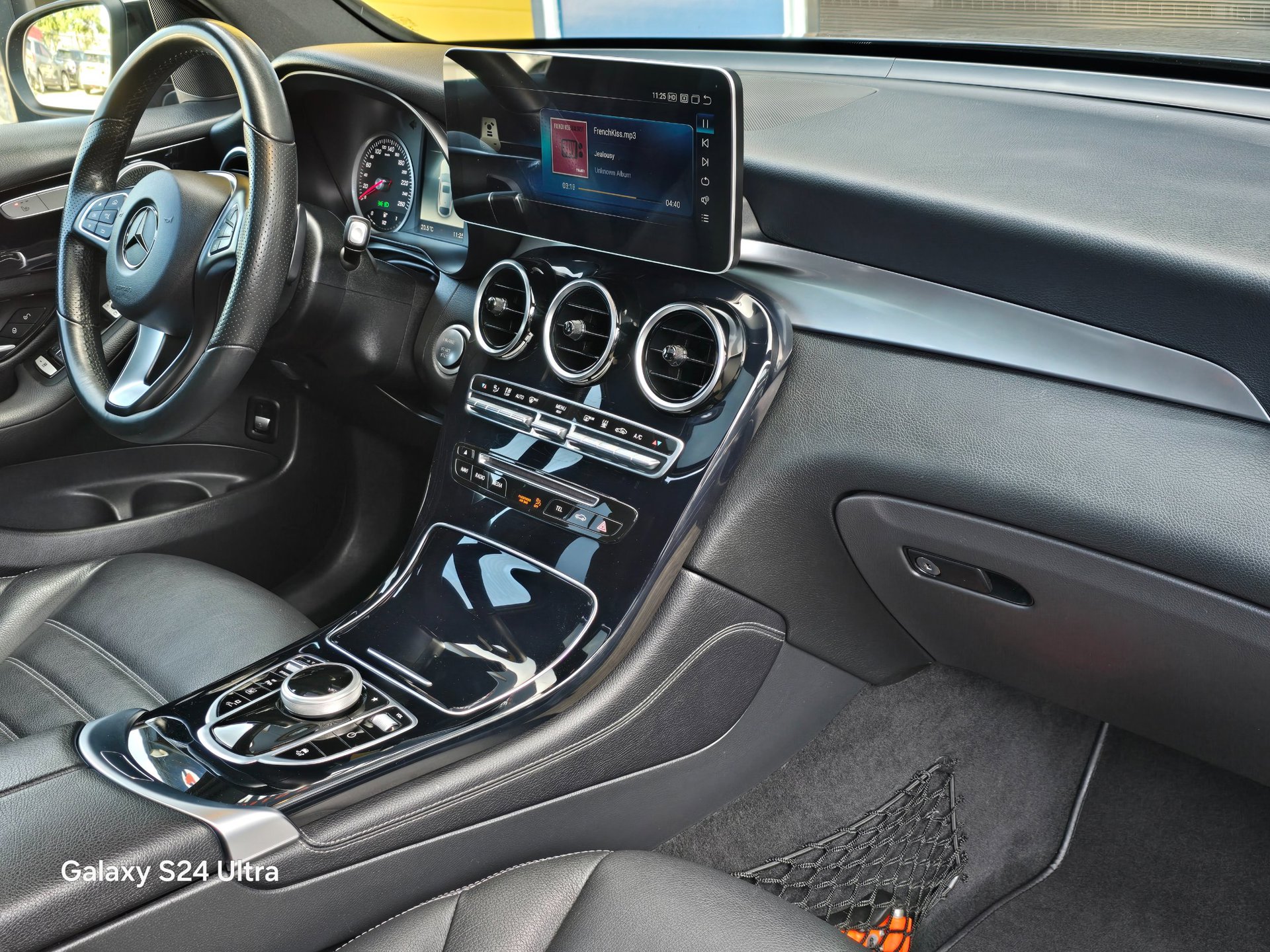 Foto van Mercedes-Benz GLC 350 E 4Matic